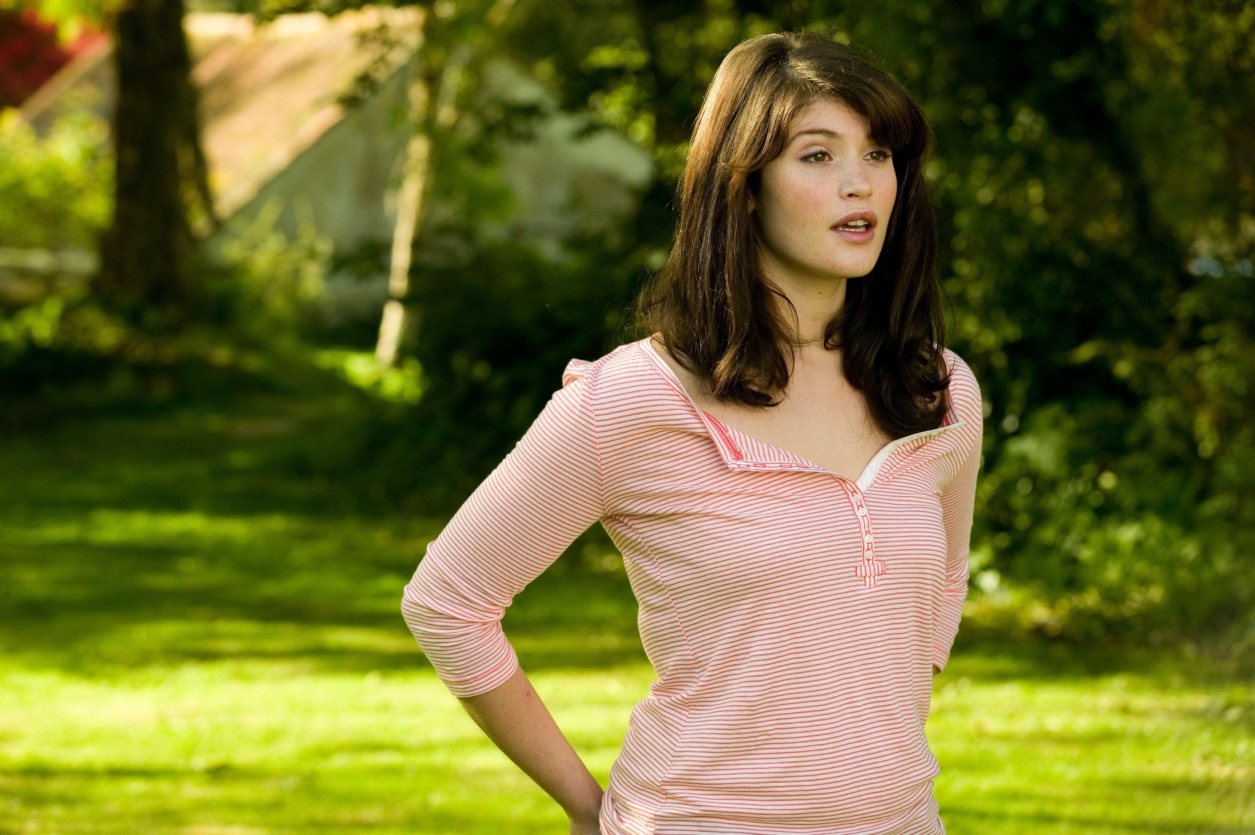 4064x2704 Gemma Arterton Wallpaper