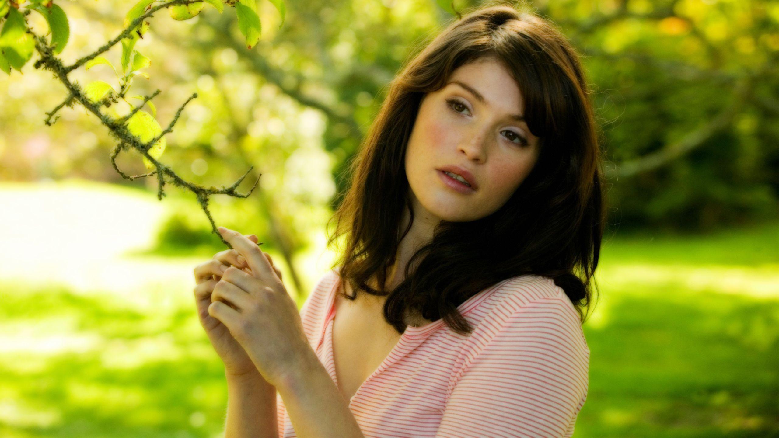 2560x1440 Gemma Arterton Wallpaper (23)