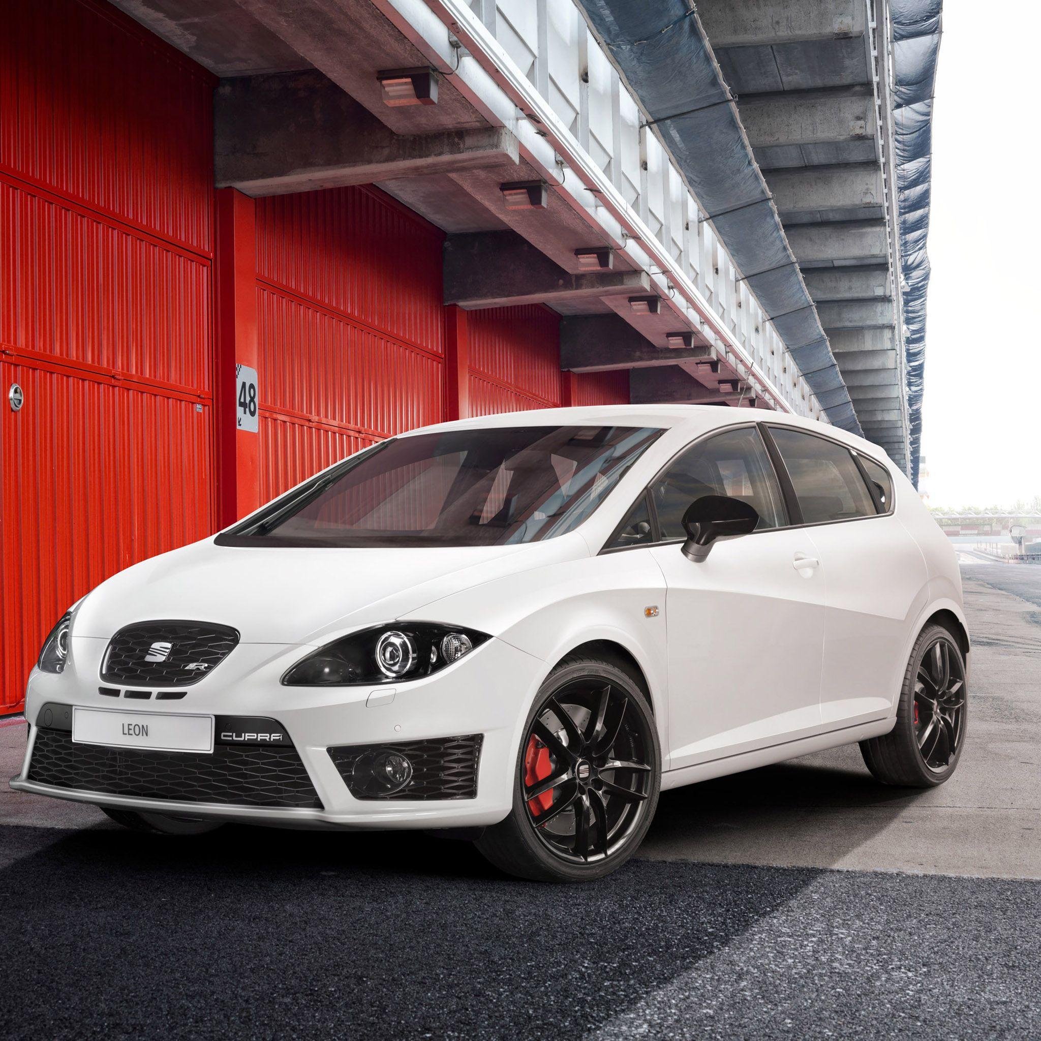 2048x2048 VK.99: Seat Leon Wallpaper (2048x2048)