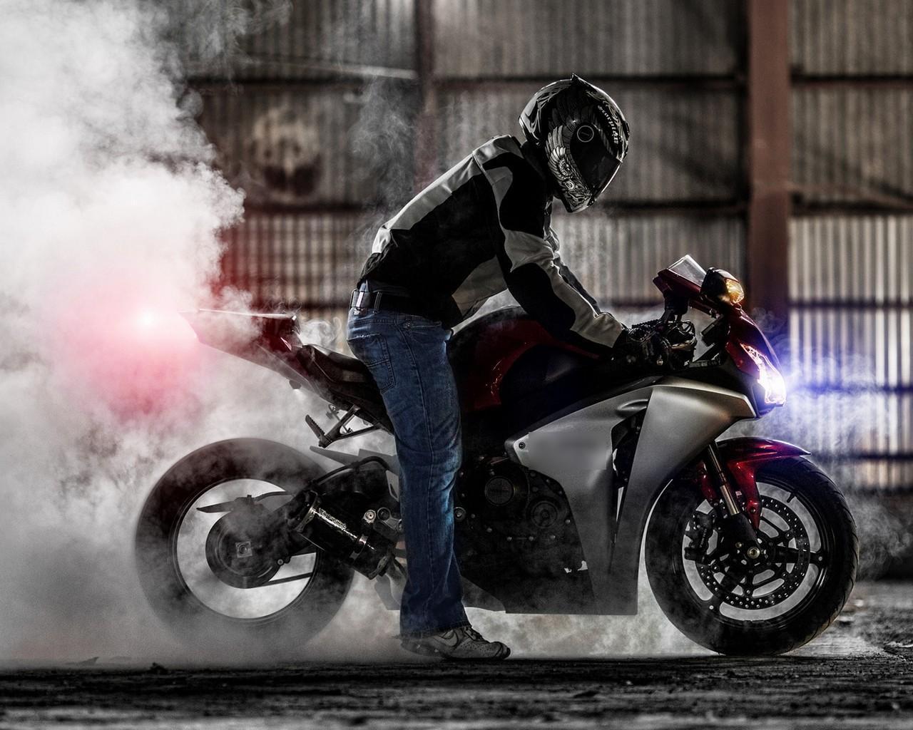 1280x1024 Superbike Wallpaper for Android