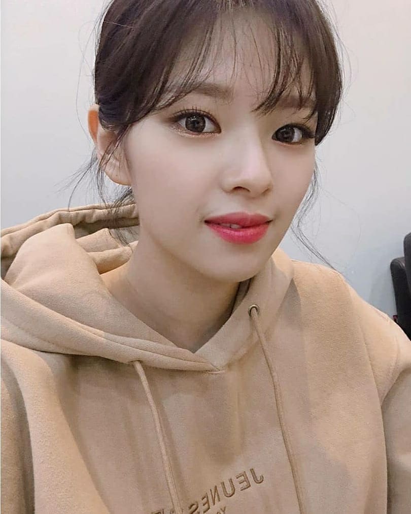 810x1012 image tagged with #ImNayeon on instagram