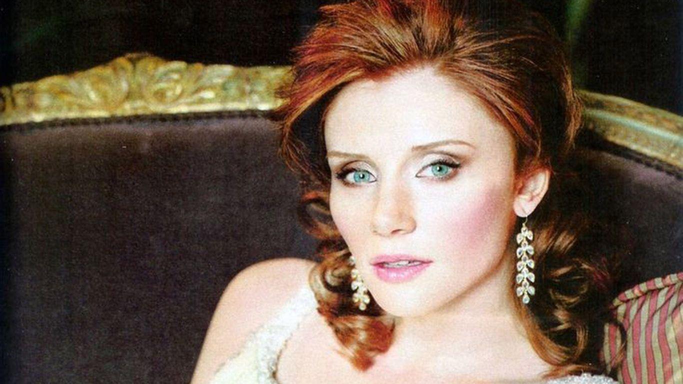 1366x768 Bryce Dallas Howard wallpaper HD Download