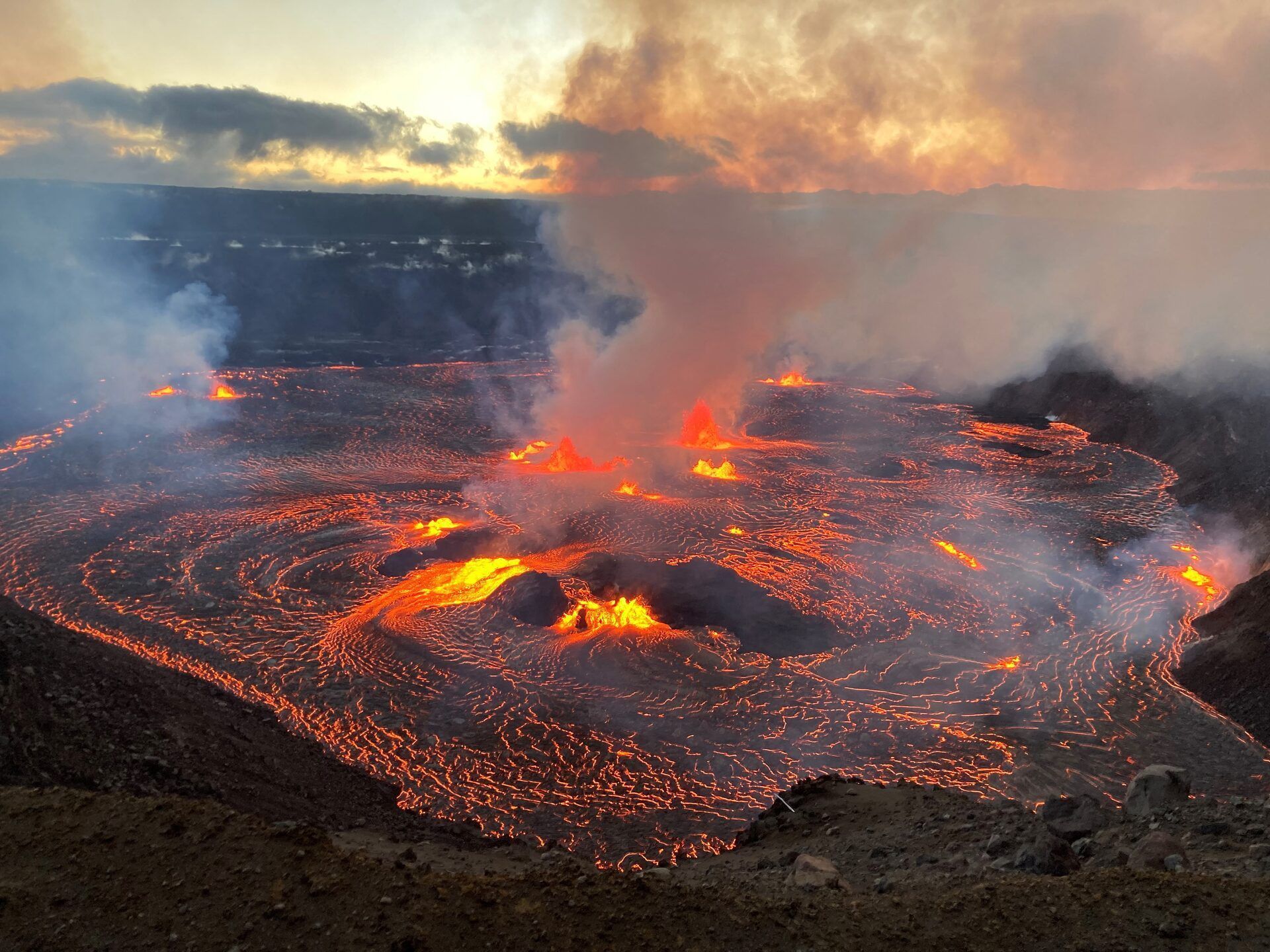 1920x1440 eruption of Hawaii's Kilauea volcano