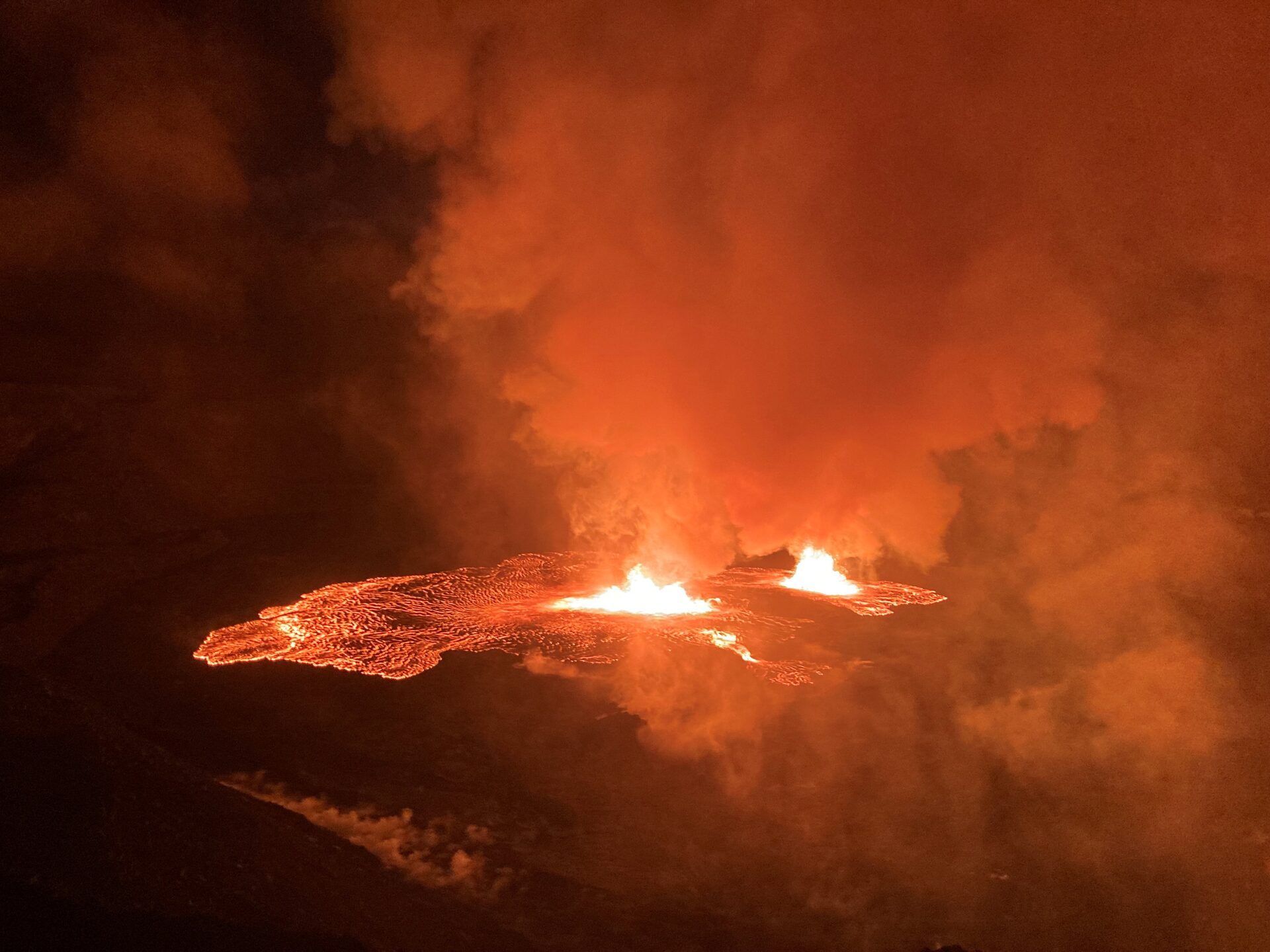 1920x1440 eruption of Hawaii's Kilauea volcano