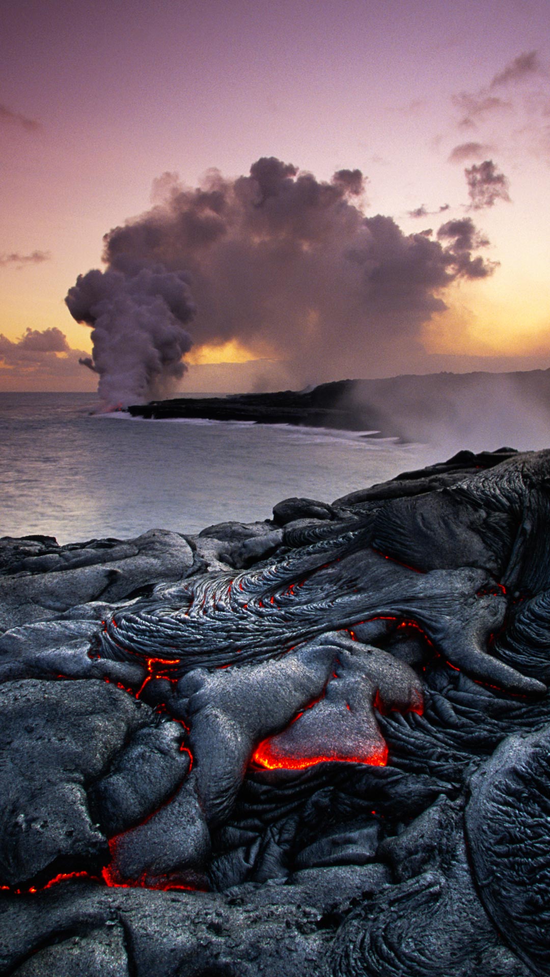 1080x1920 Kilauea erupting, Volcanoes National