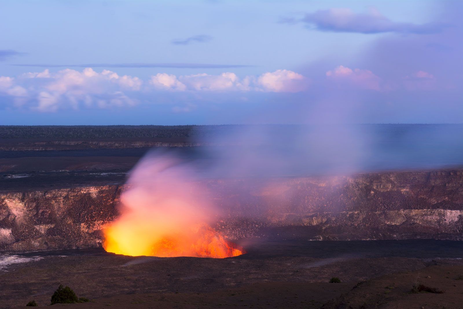 1600x1067 Kilauea. Location, Eruptions, Height