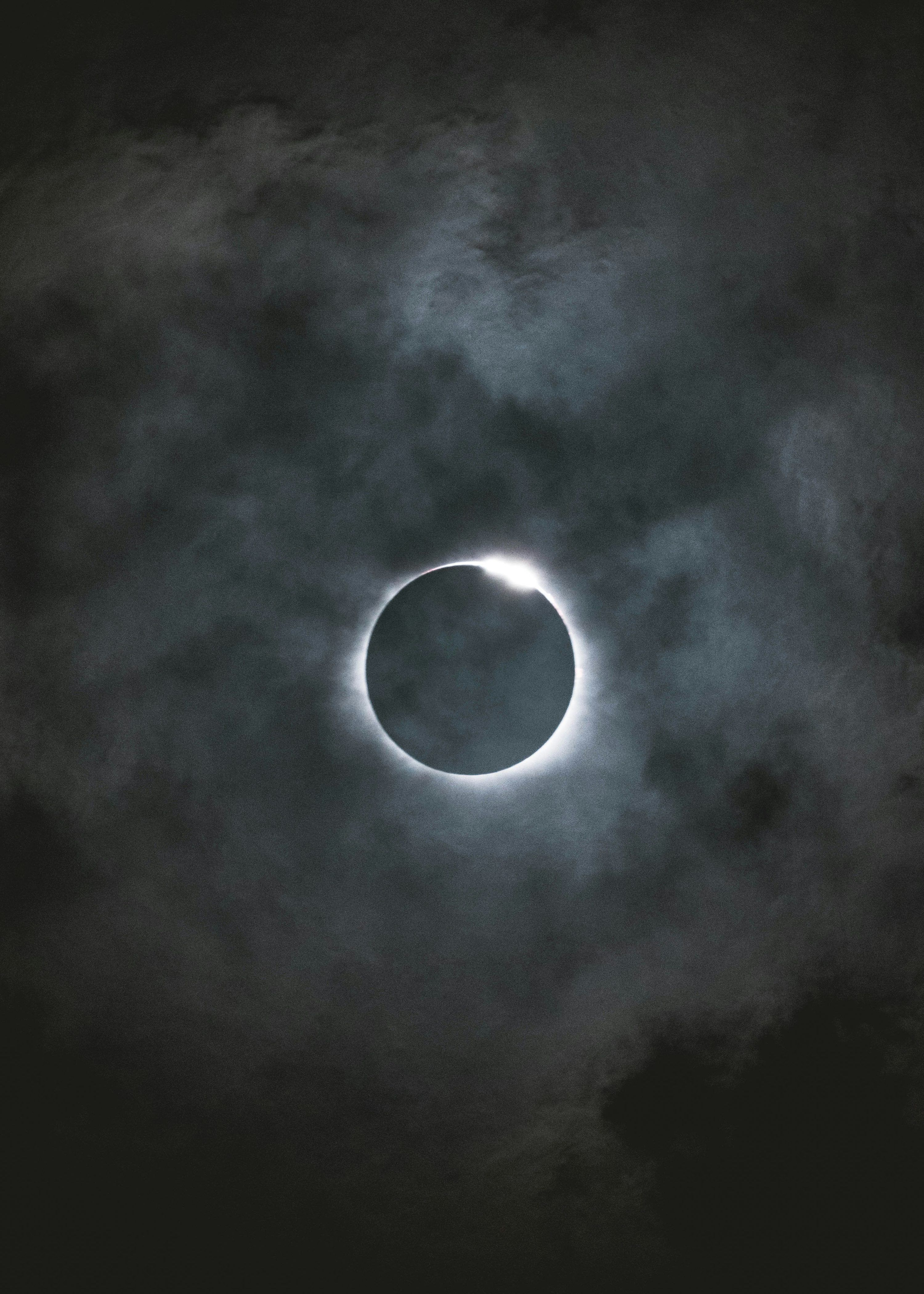 3000x4200 Eclipse Picture [HD]. Download Free