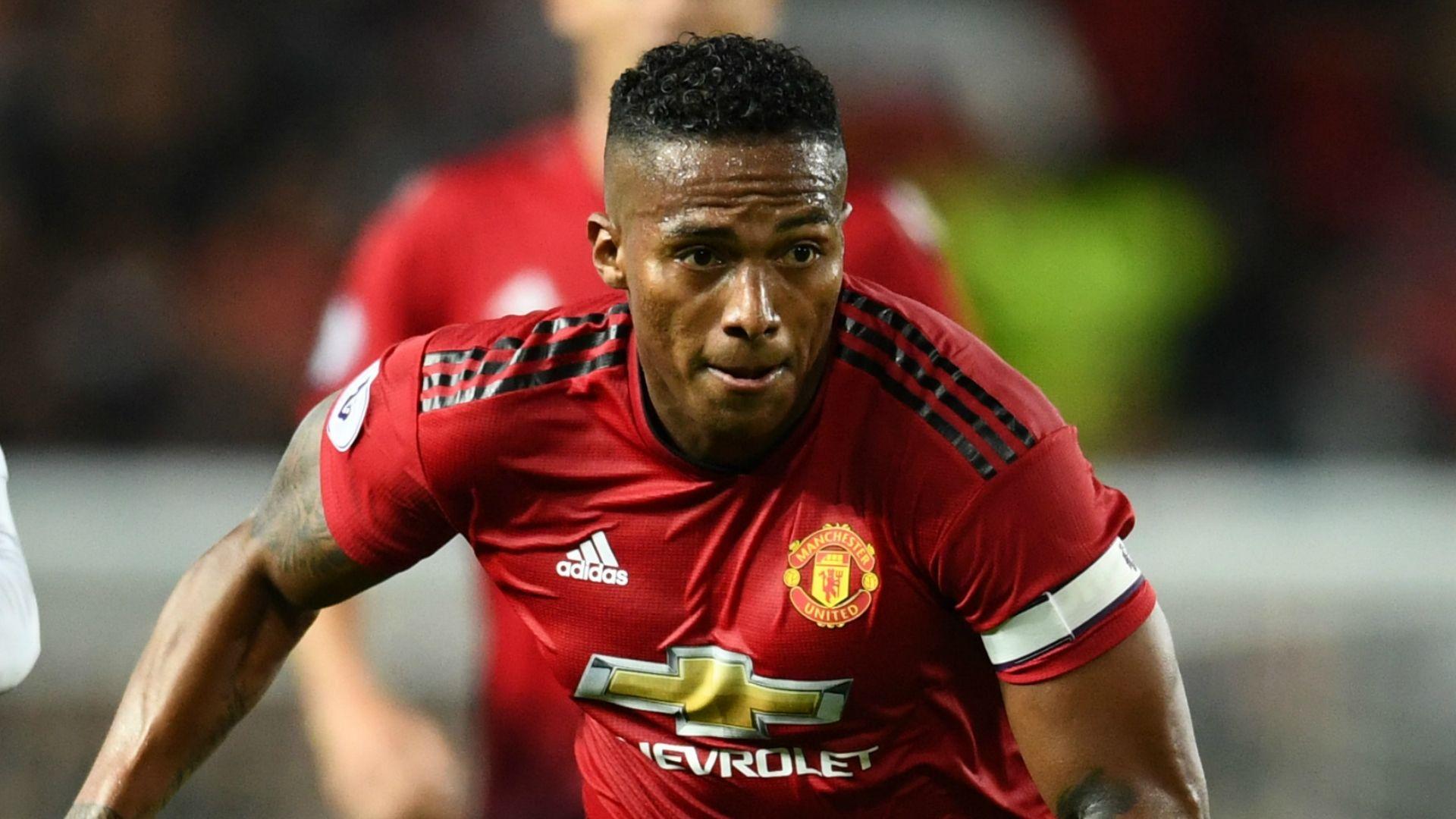 1920x1080 Reports: Manchester United identify Antonio Valencia replacement