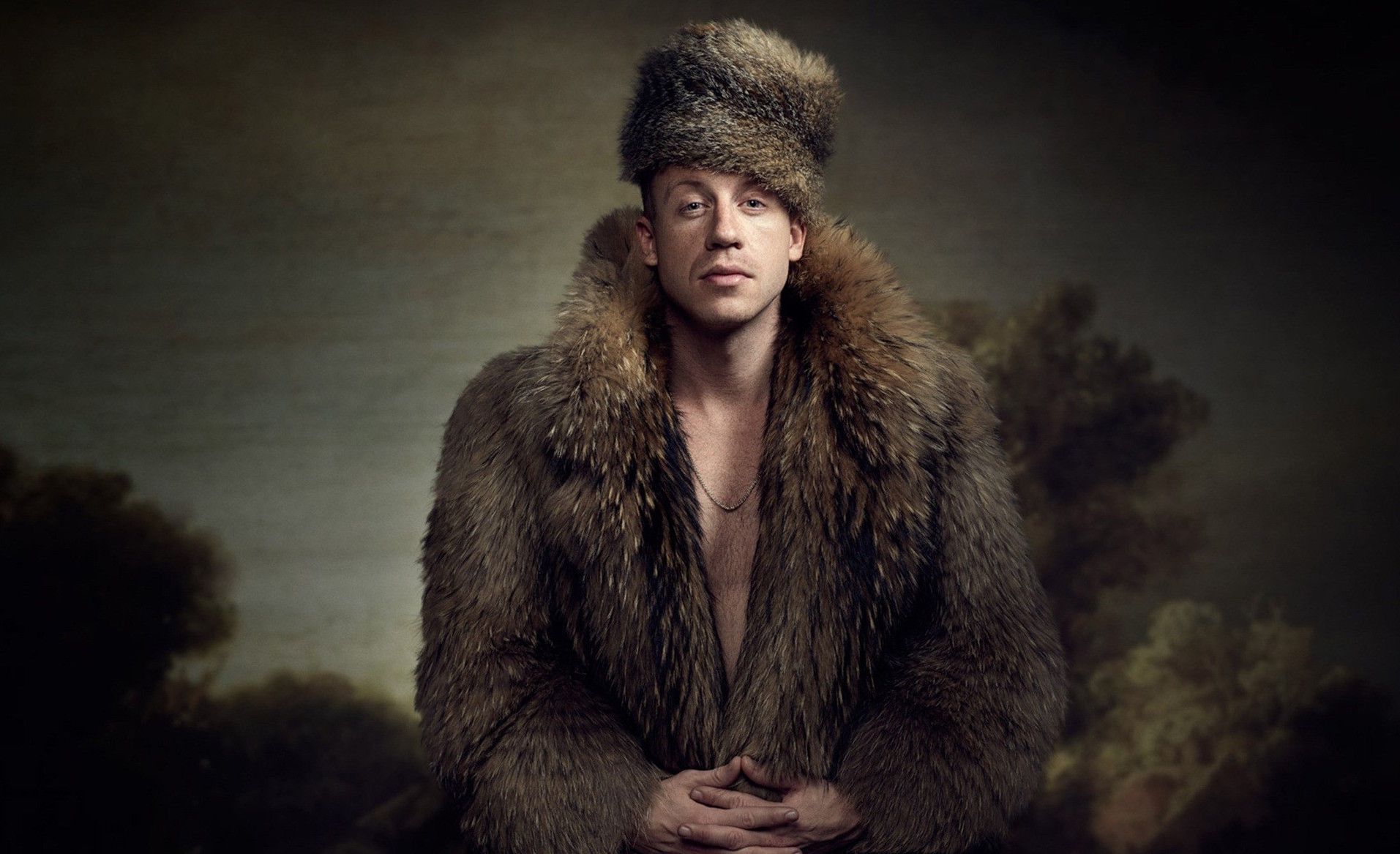 1913x1167 Fur Coat Wallpaper