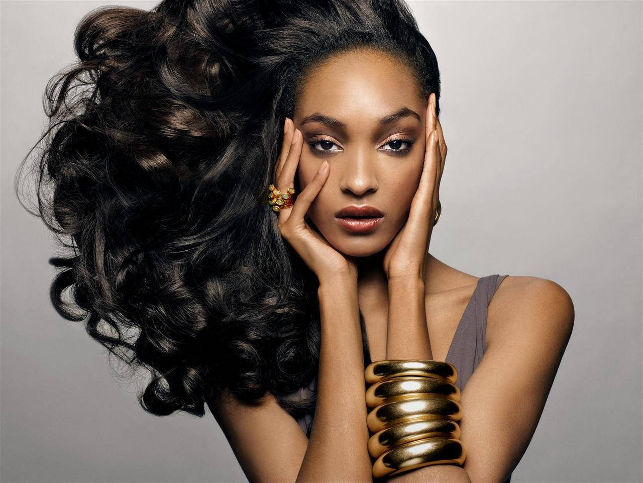 1280x961 Beautiful Black Woman Wallpaper