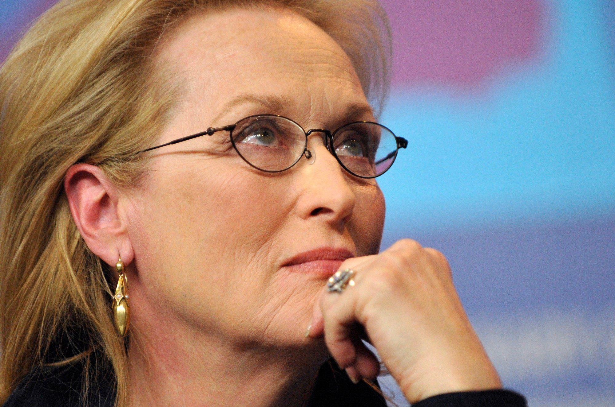 2000x1326 Meryl Streep Wallpaper HD