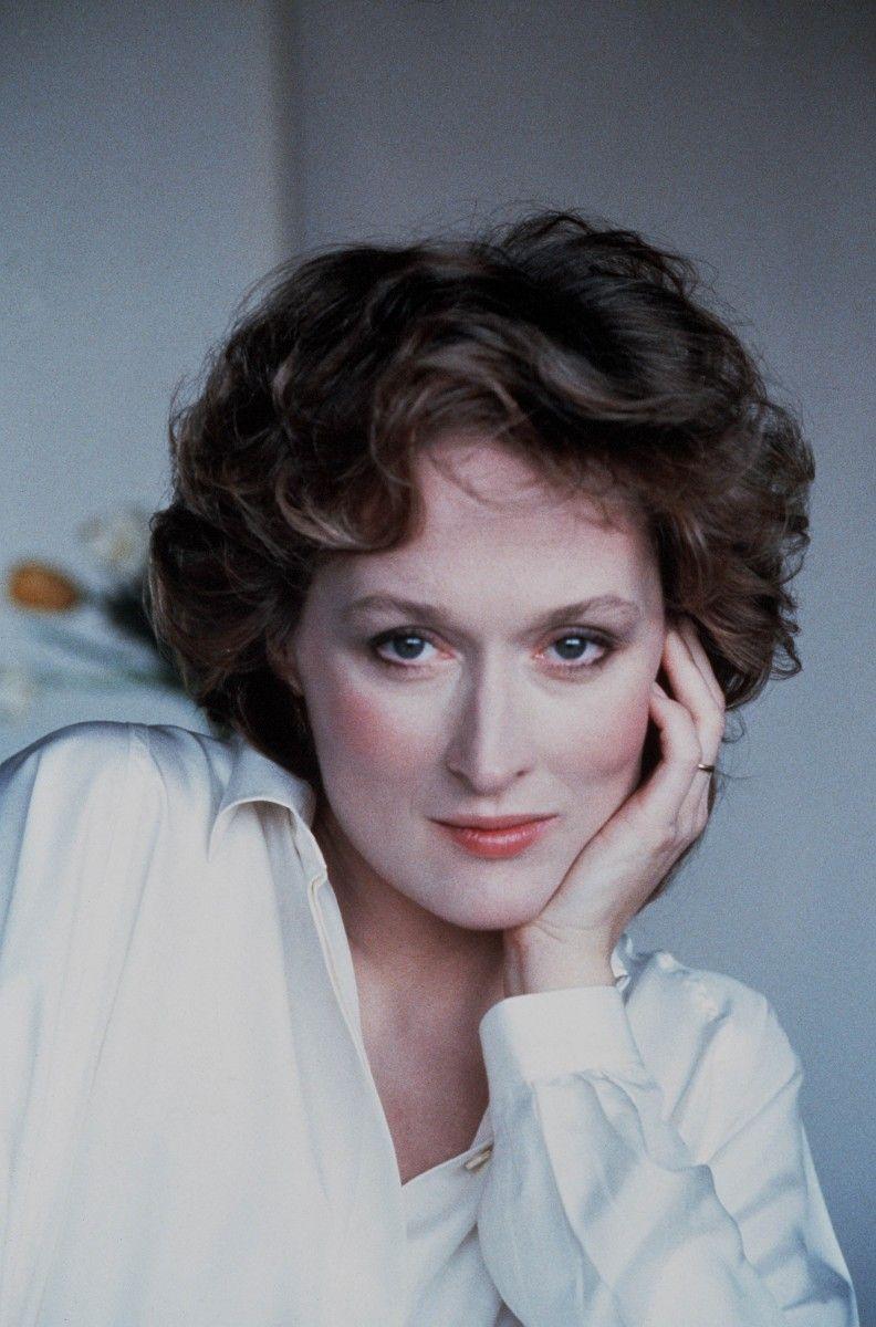 792x1200 Meryl Streep wallpaper