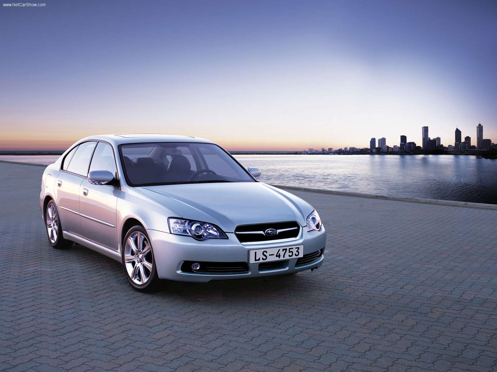 1600x1200 Subaru Legacy Wallpaper