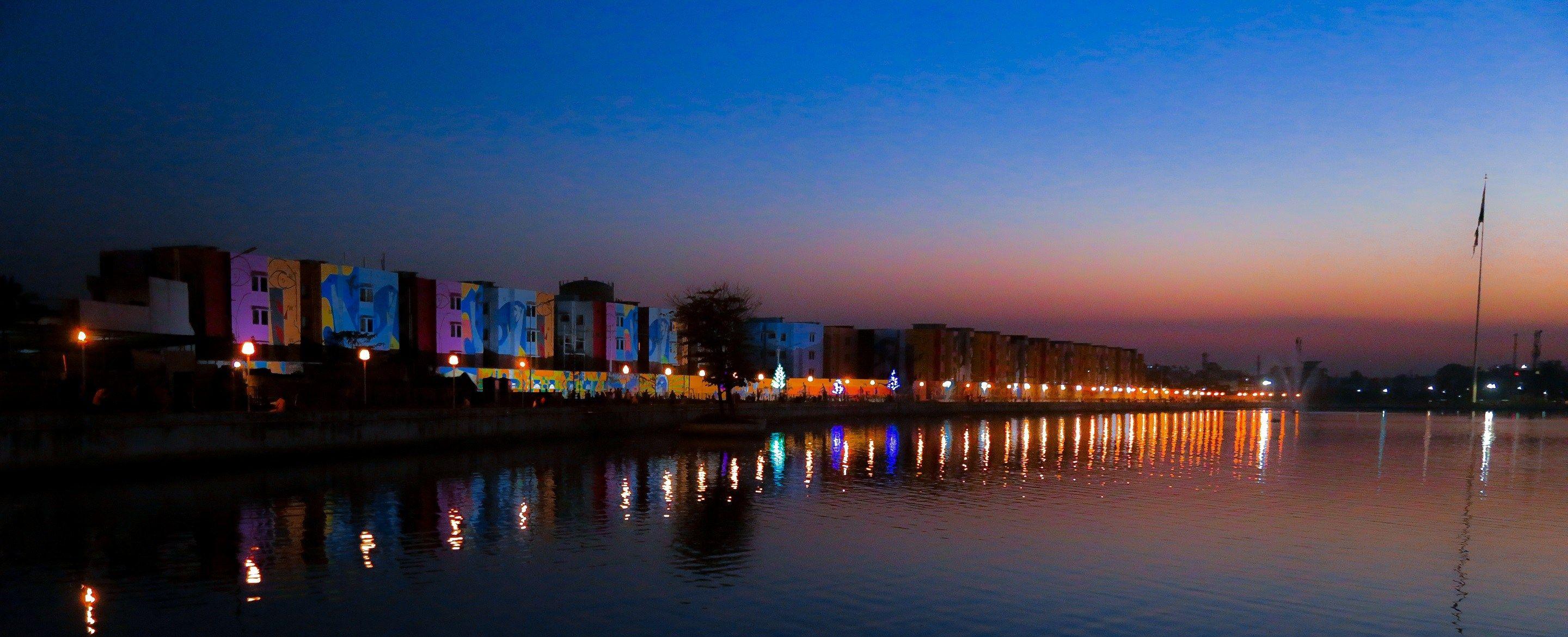 2880x1170 Beautiful Night View Marine Drive Mumbai Wallpaper 28321