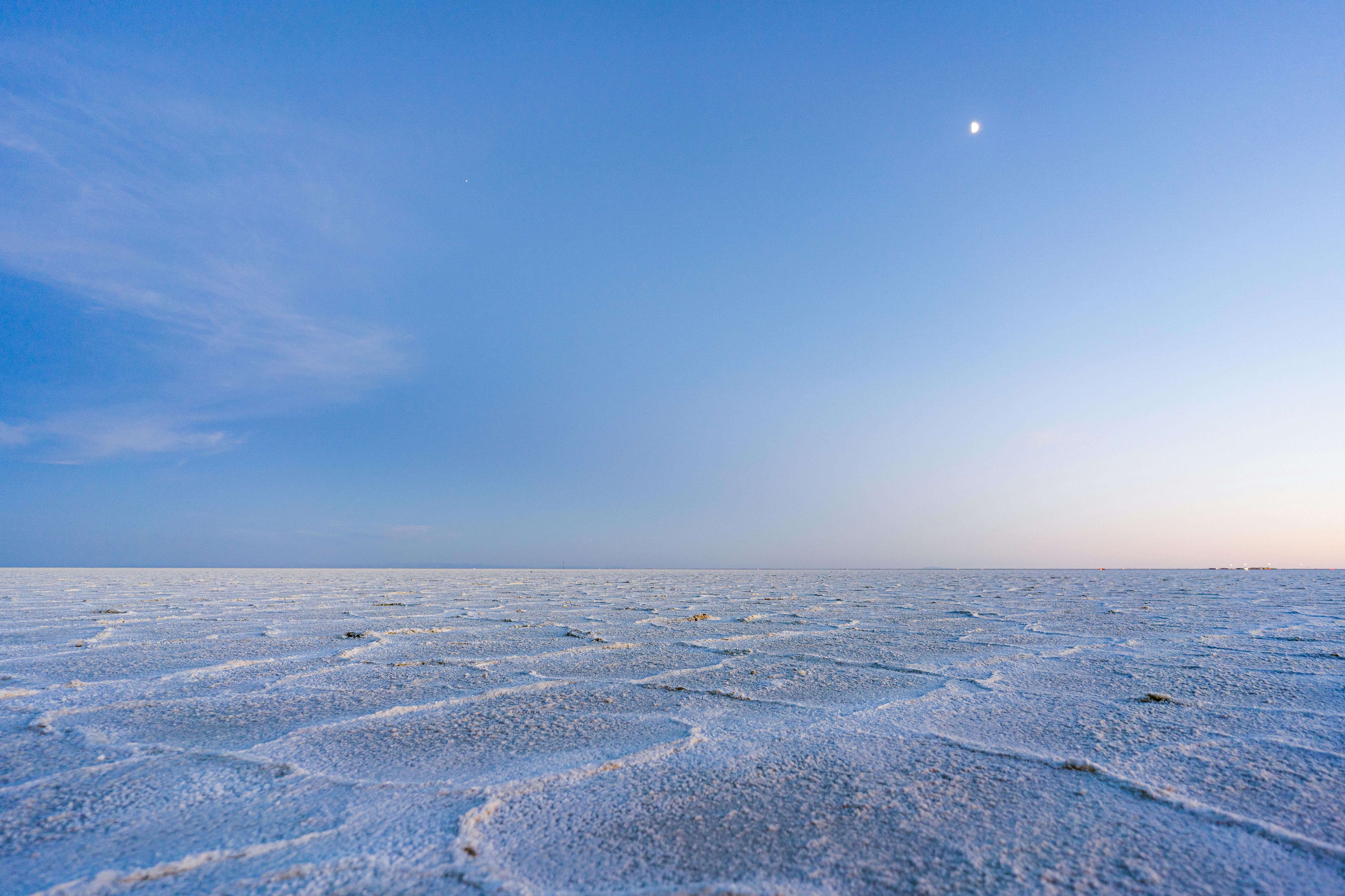 5942x3961 Barren Snow Landscape · Free