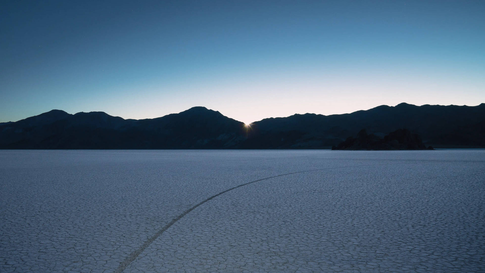 1920x1080 MacBook Air 4K Salt Flats Wallpaper