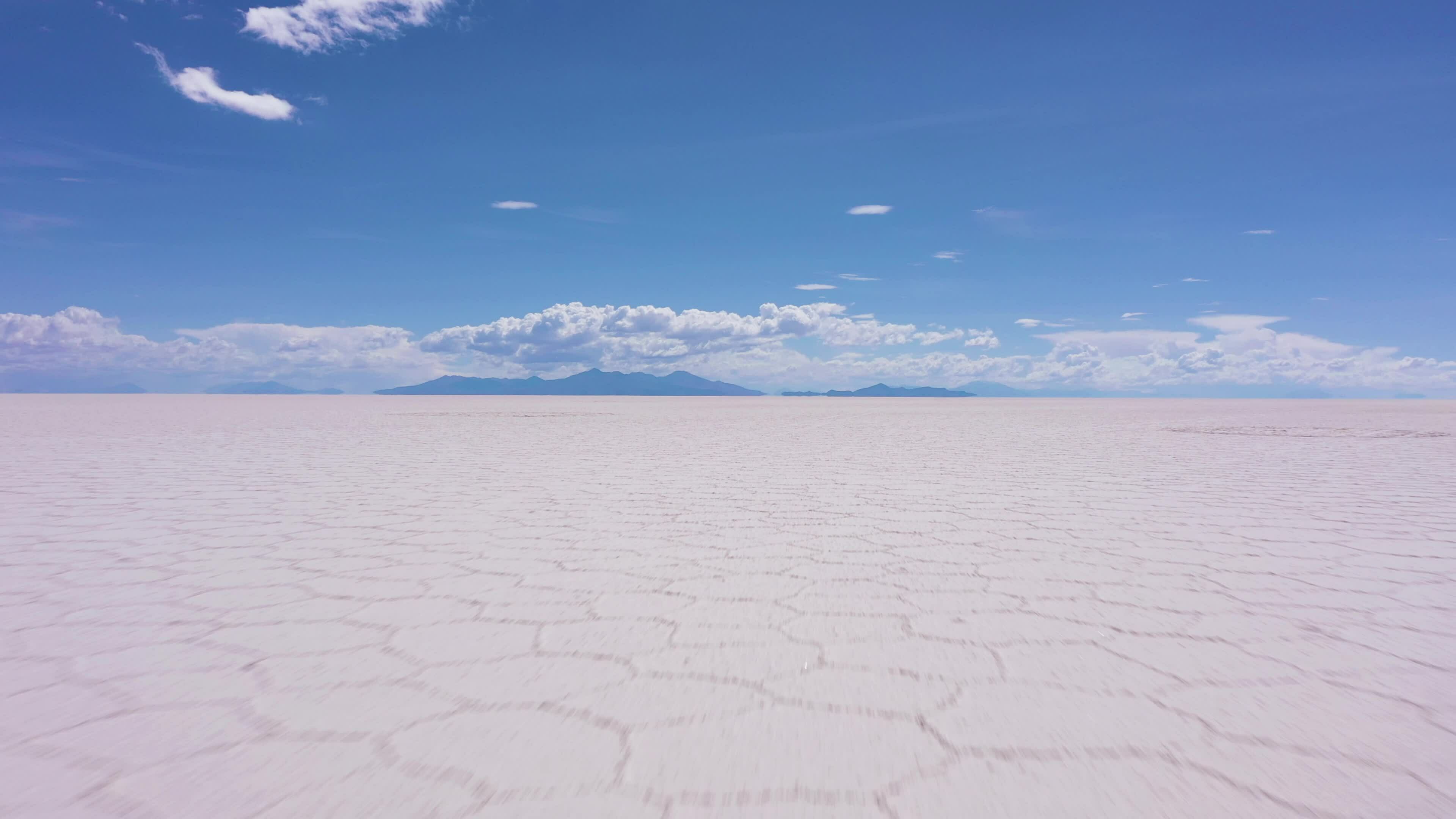 3840x2160 Uyuni Salt Flats on Sunny Day. Salar De