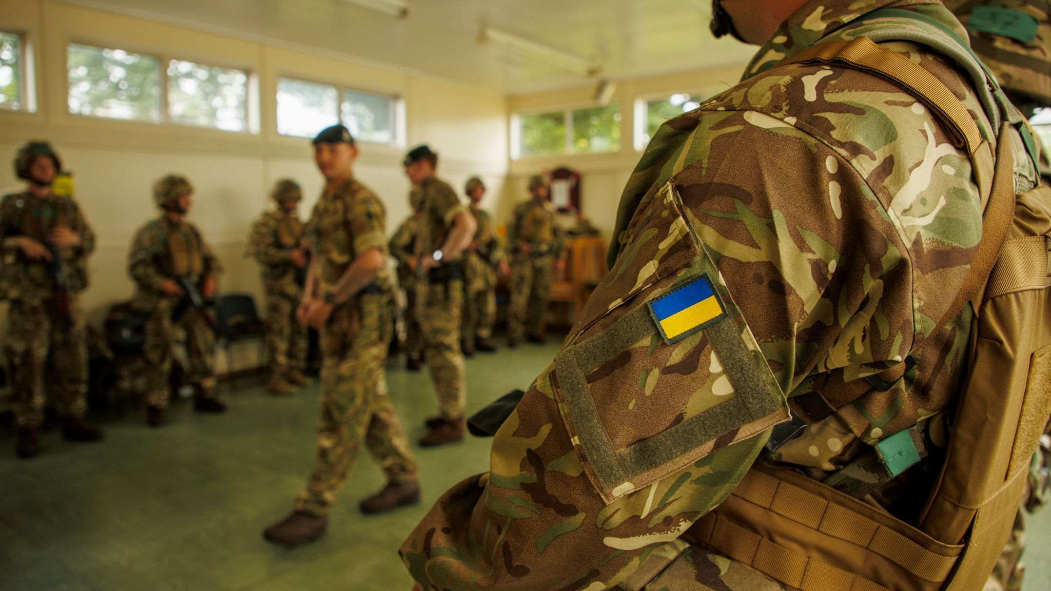 2048x1152 Ukrainian troops to fight Russia