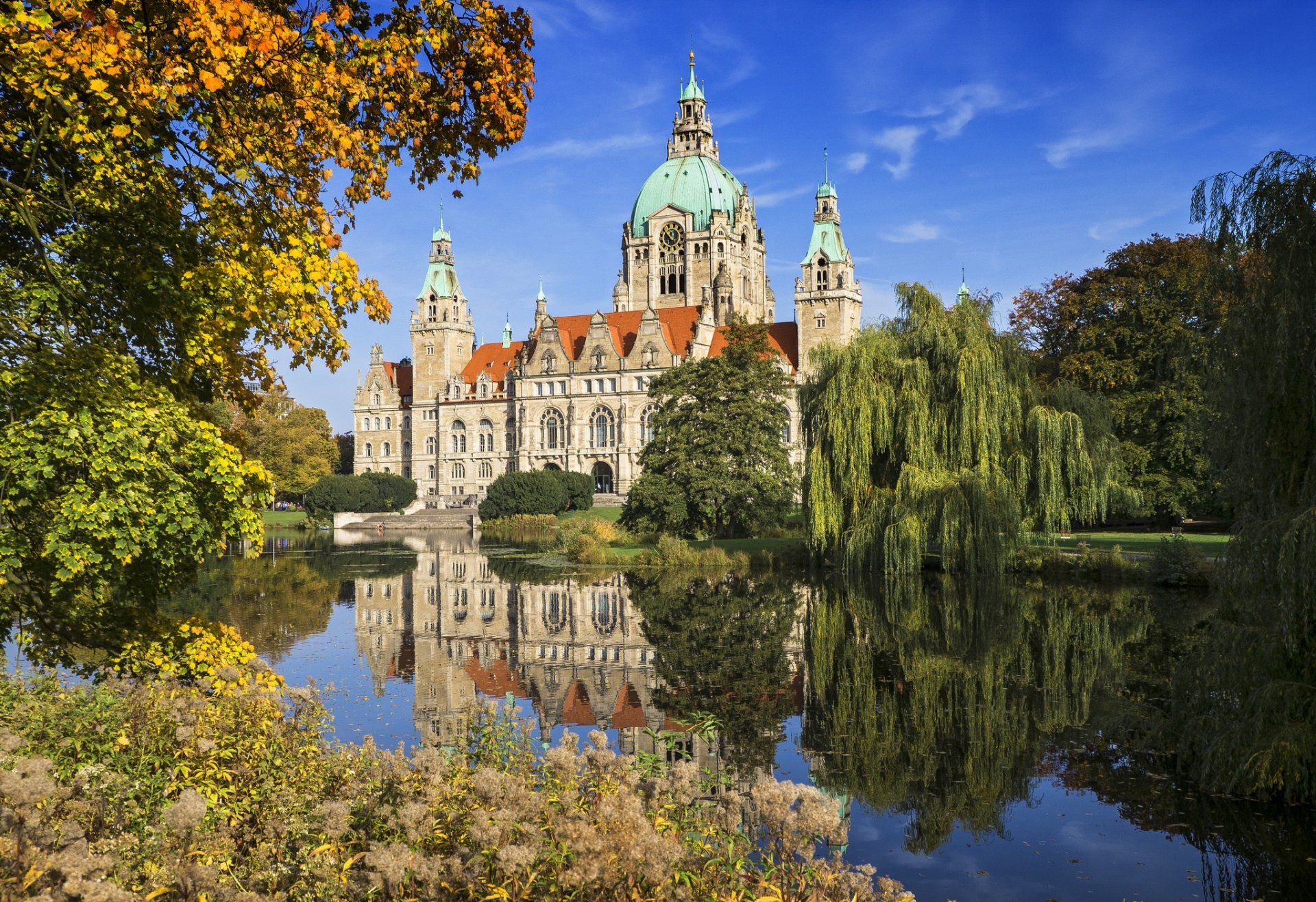1920x1316 Download Reflection Germany Hanover