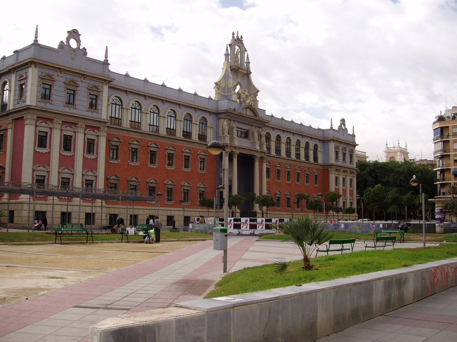 1600x1200 University of Murcia in Spain image