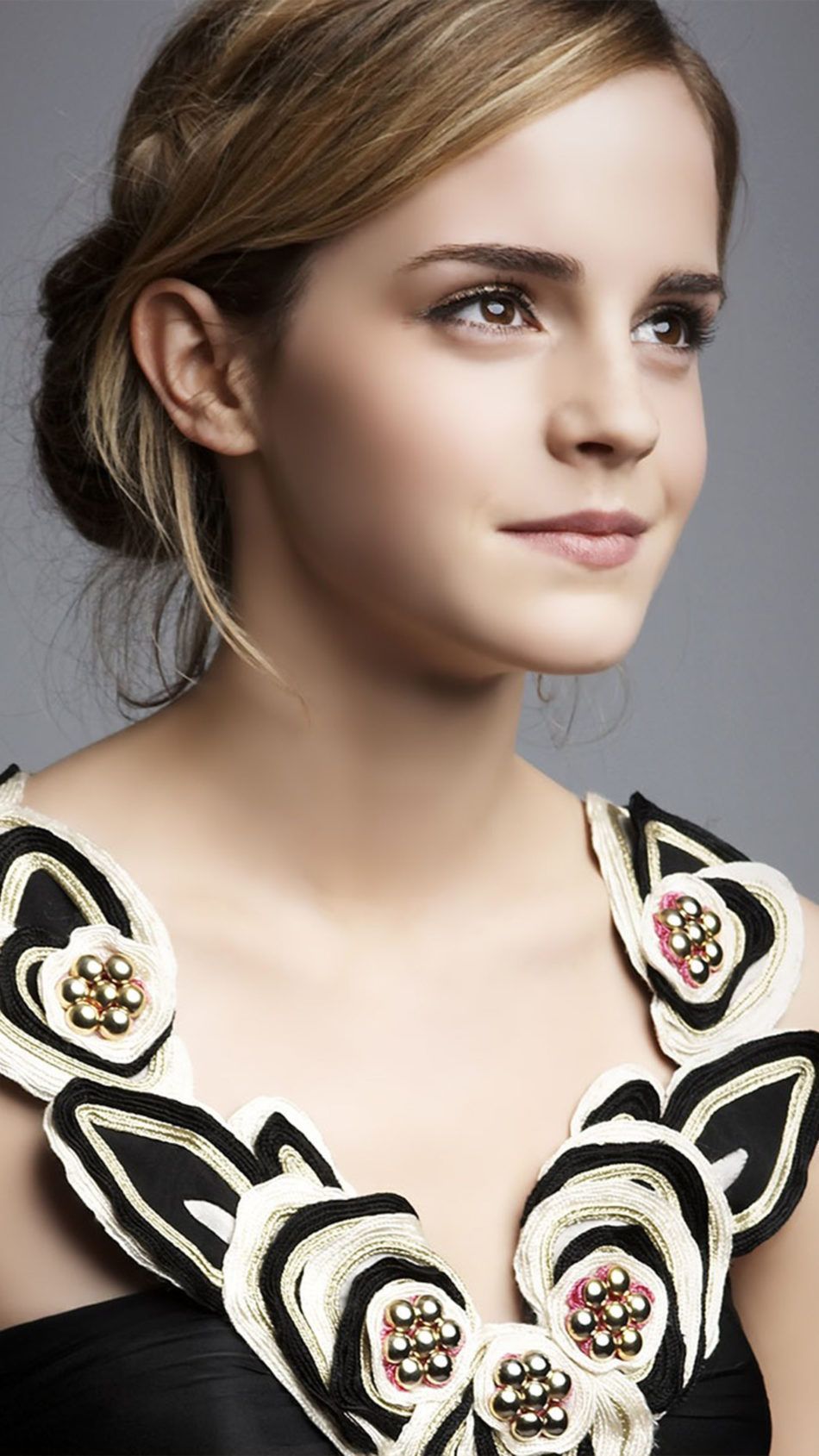 950x1689 Beautiful Actress Emma Watson 4K Ultra