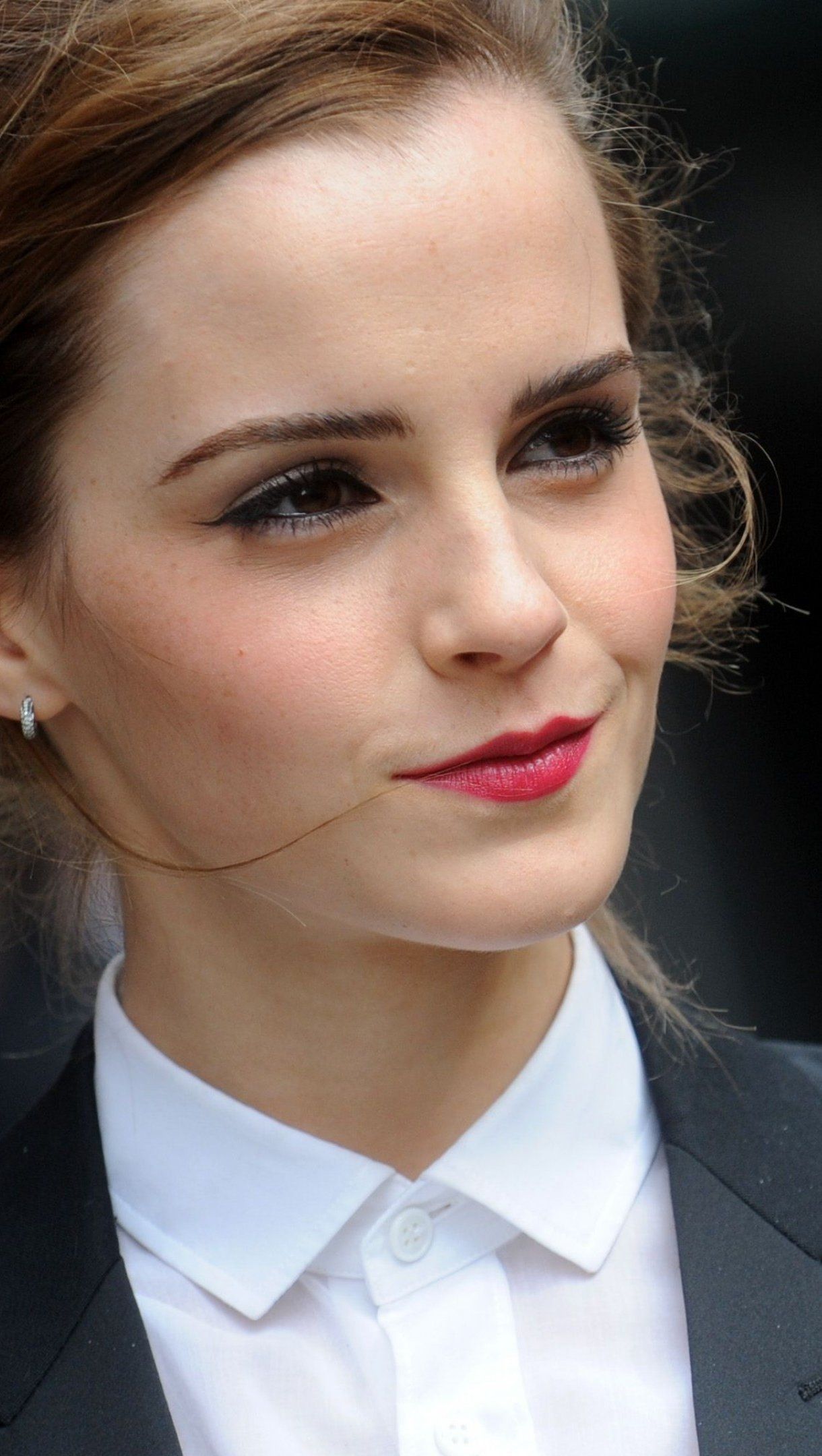 1220x2160 Emma Watson Wallpaper 4k HD for iPhone
