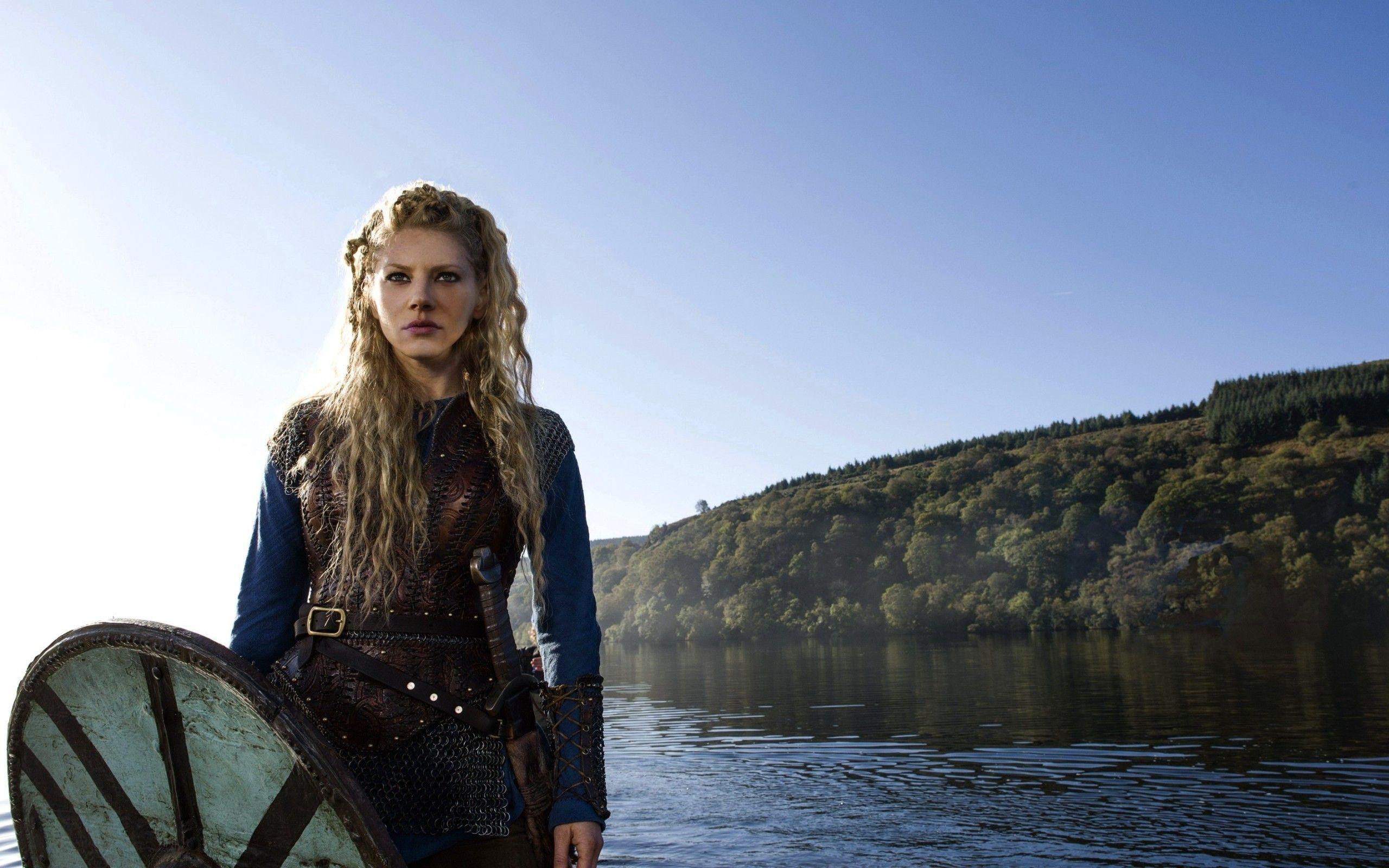 2560x1600 Lagertha. costume research: Vikings. Vikings tv
