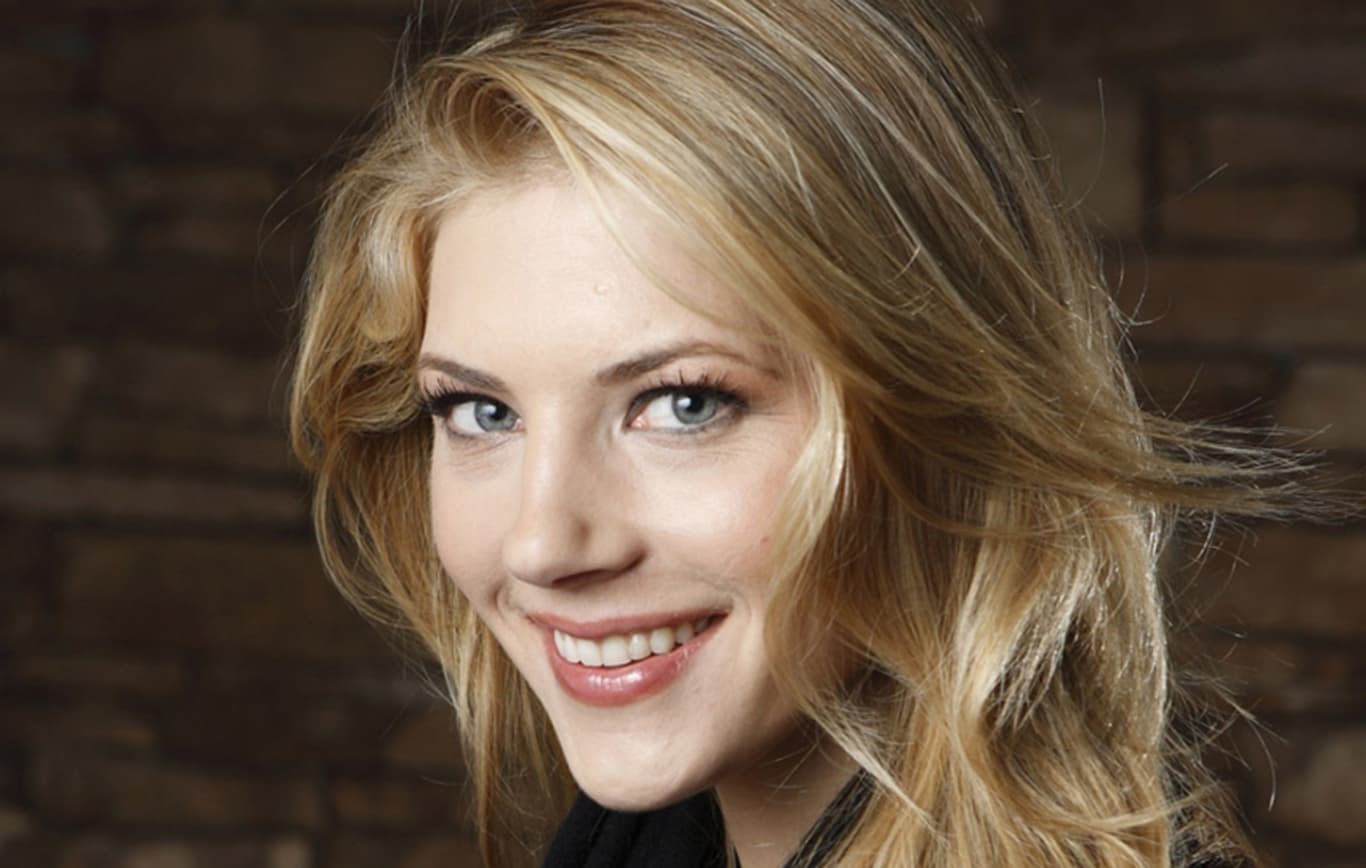 1366x868 Katheryn Winnick HD Wallpaper Free Download