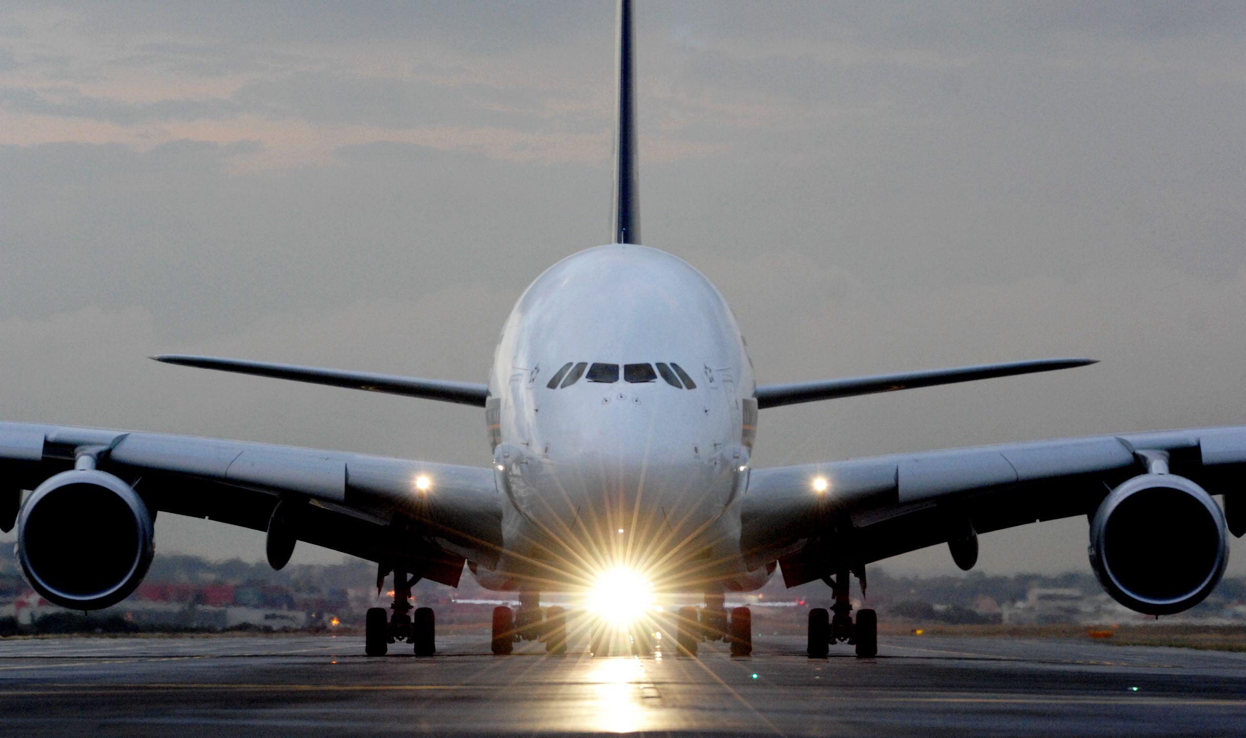 2429x1439 Singapore airlines airplane wallpaper
