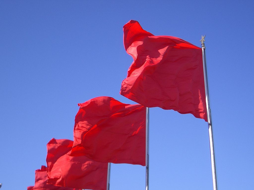 1024x768 Red Flag words and phrases. Life of an