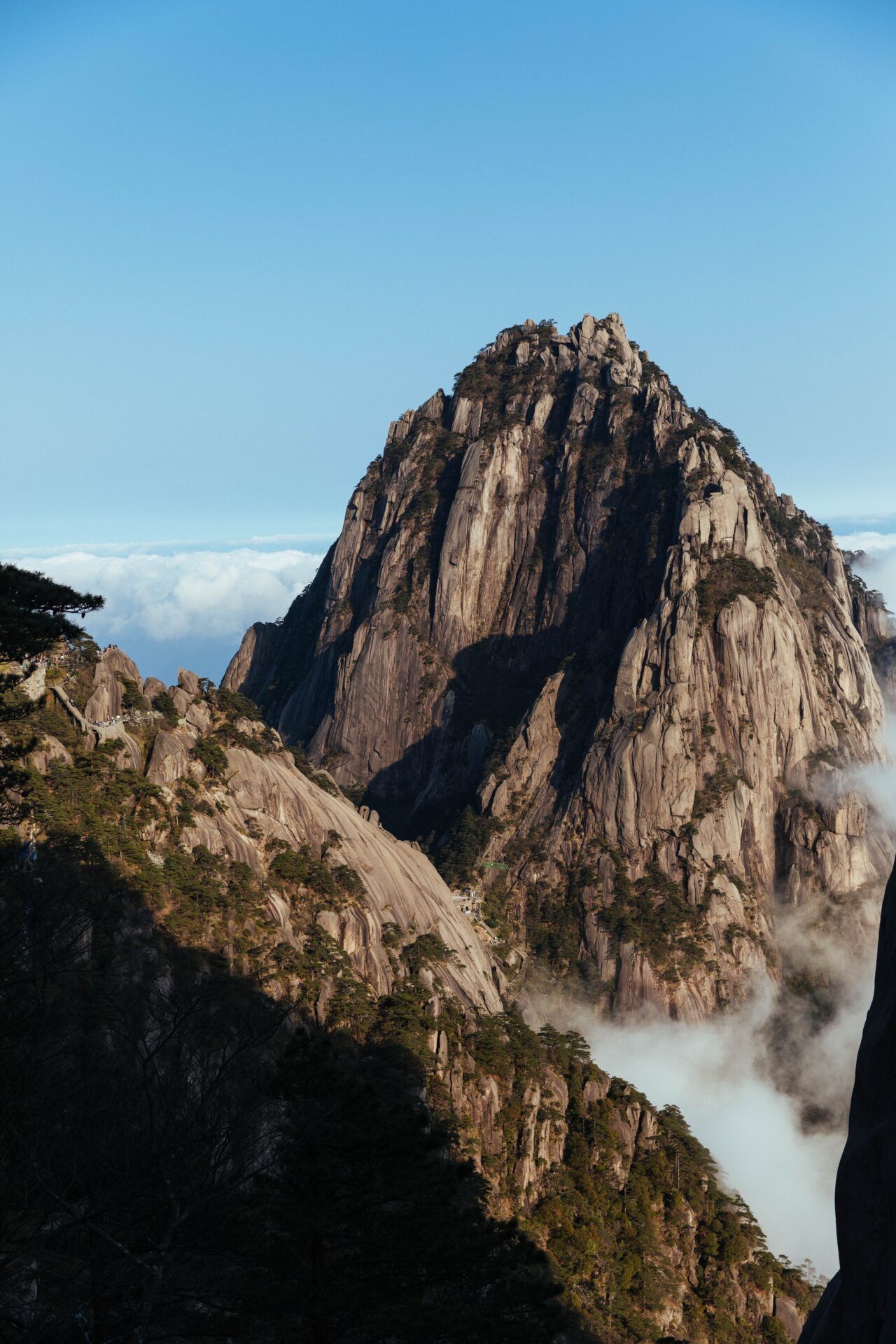 1280x1920 Huge Mountain 12K. Depth Effect