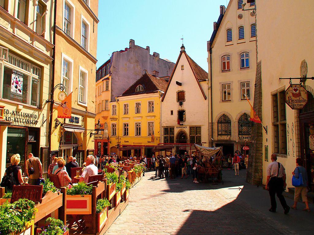 1024x768 estonia cafe. HD Windows Wallpaper