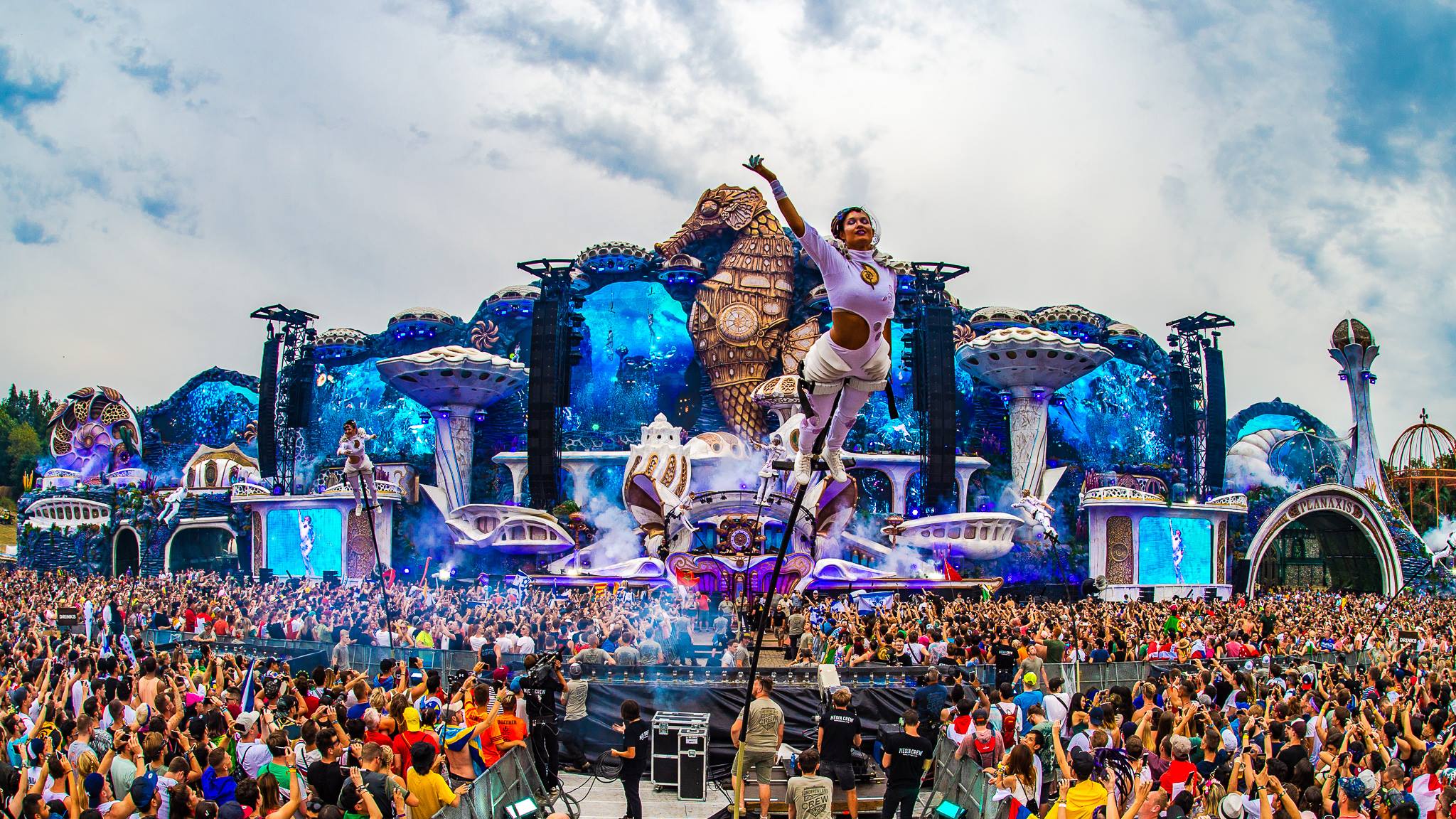 2048x1152 The ten most notable stages of Tomorrowland 2018. Virtual