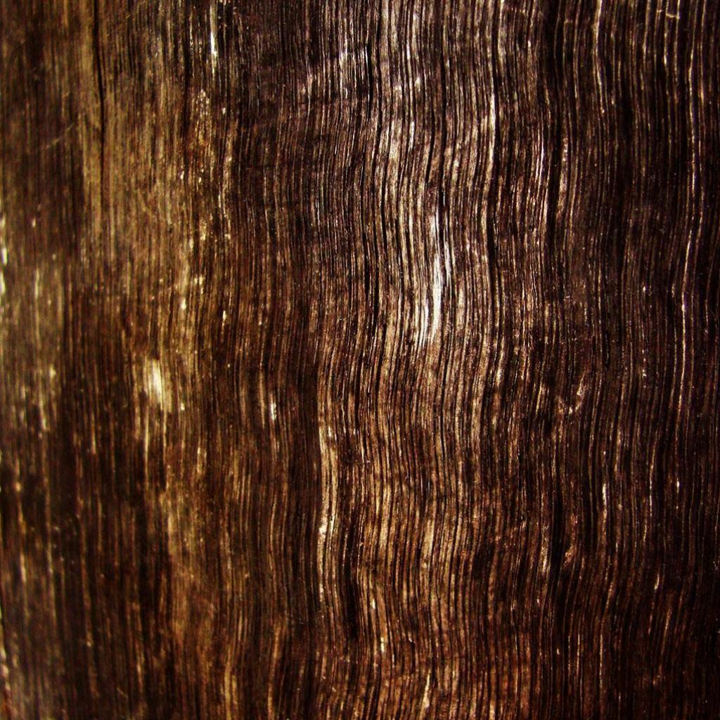 1024x1024 Dark Wood Grain iPad Wallpaper Free Download