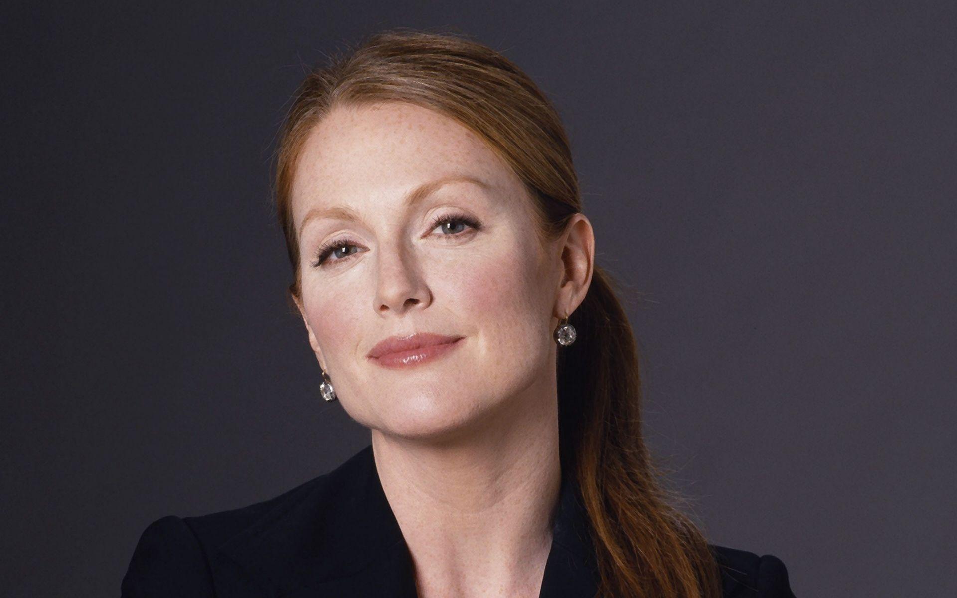 1920x1200 Julianne Moore wallpaperx1200