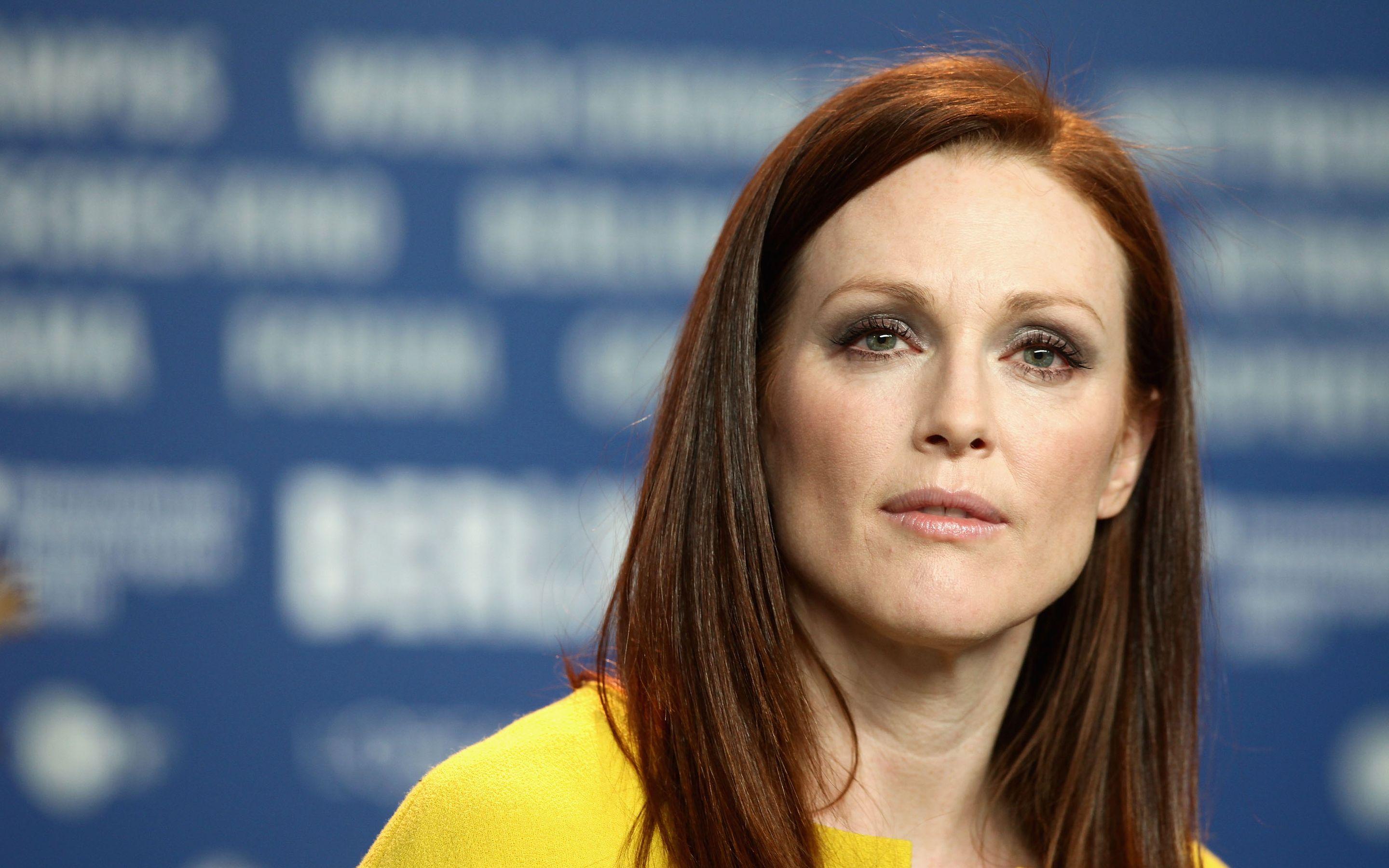 2880x1800 Julianne Moore HD Wallpaper. Background Imagex1800