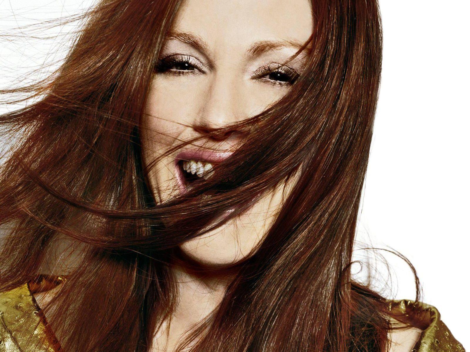 1600x1200 Julianne Moore Wallpaper 56869 1600x1200px