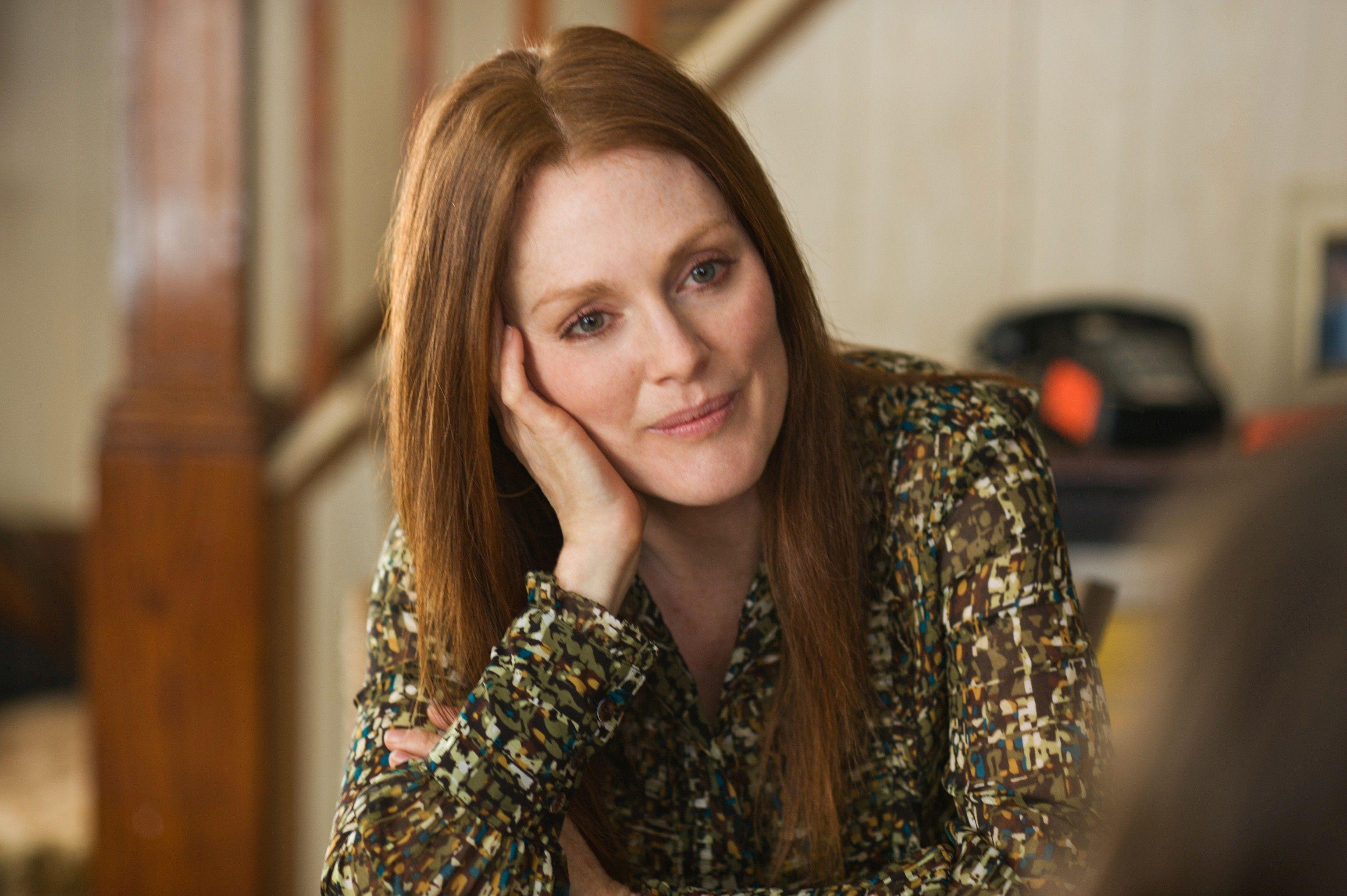 3072x2044 Julianne Moore Actress Wallpaper 56863 3072x2044px