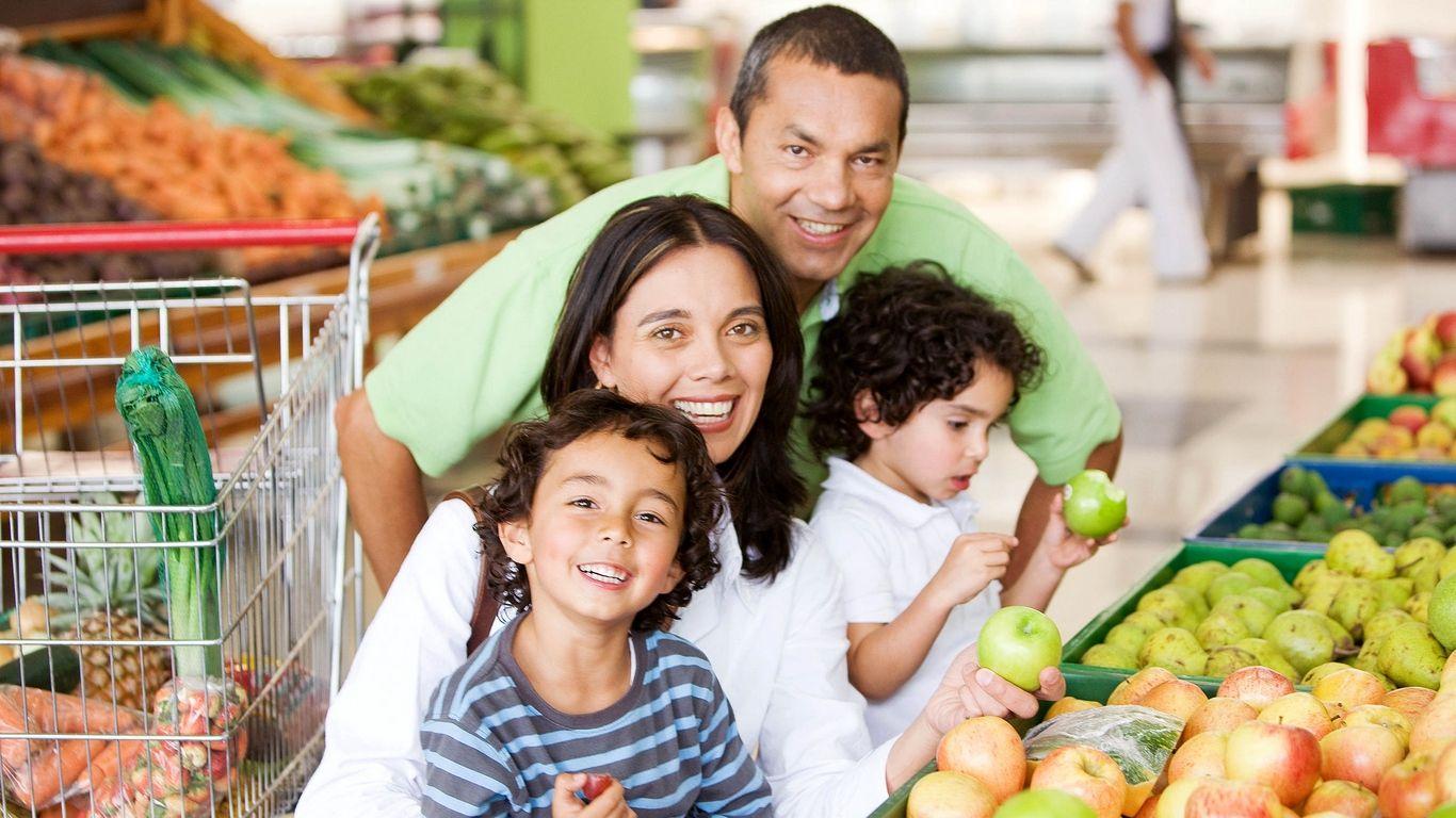 1366x768 Download wallpaper 1366x768 family, food, supermarket, shop