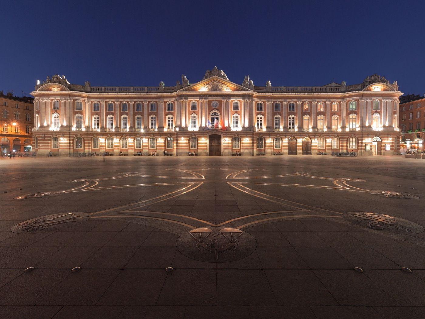 1400x1050 Download wallpaper 1400x1050 toulouse, city, square, night