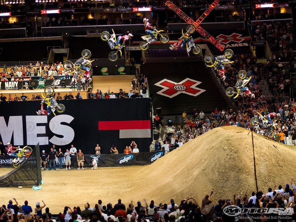 1024x768 Travis Pastrana double backflip. Coolest thing EVER. travis