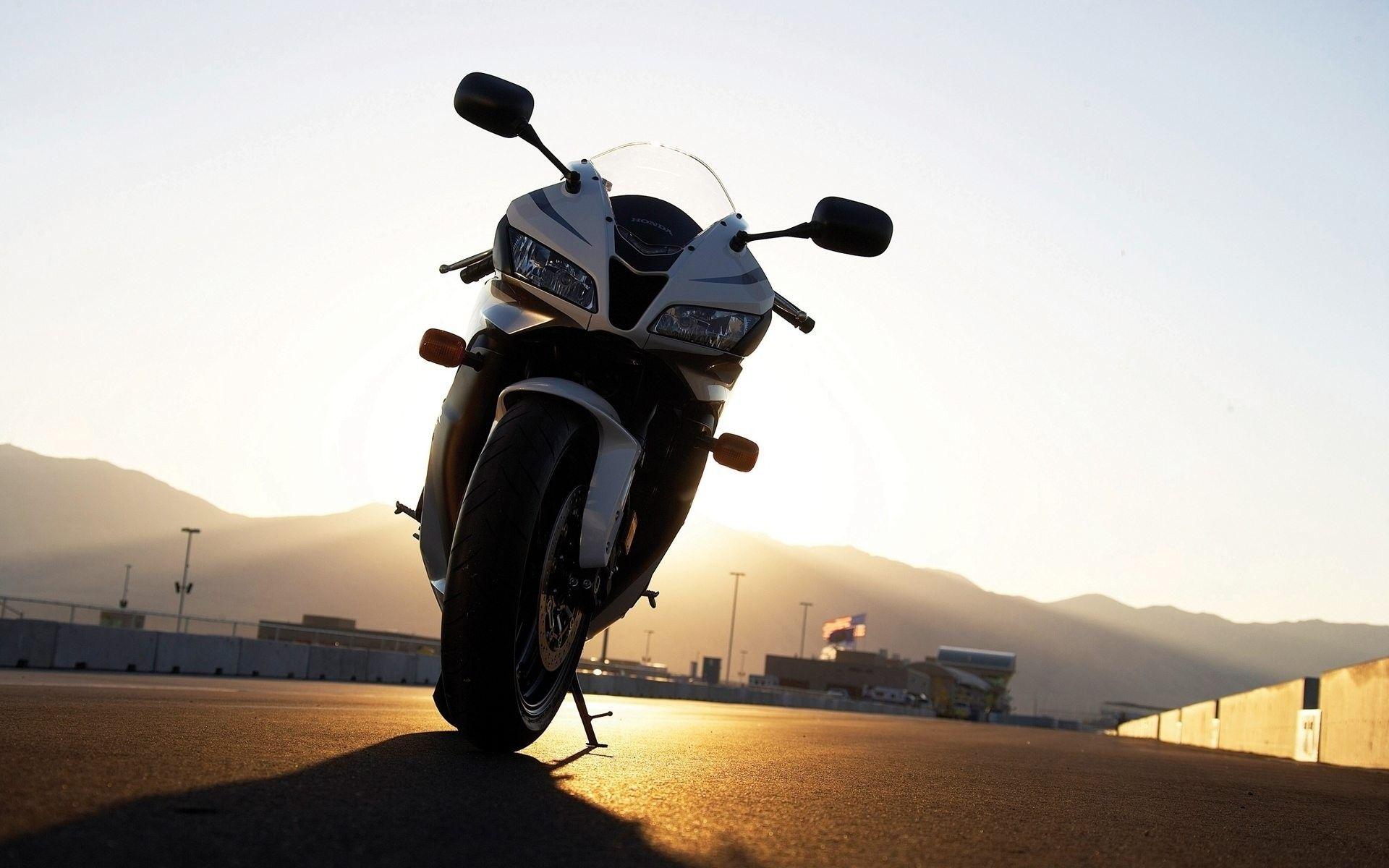 1920x1200 motorcycle, Honda CBR 600rr Wallpaper HD / Desktop and Mobile Background