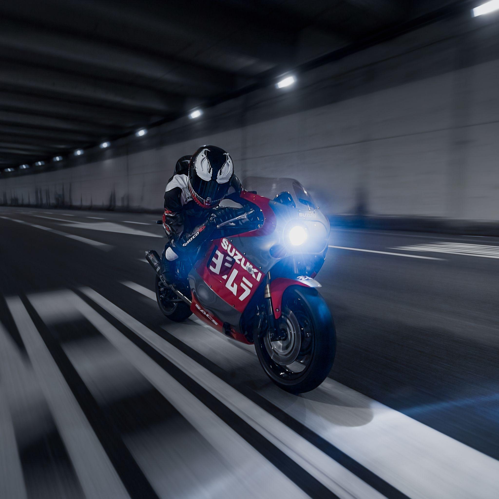 2048x2048 Suzuki GSXR 1100 Venom iPad Air HD 4k Wallpaper
