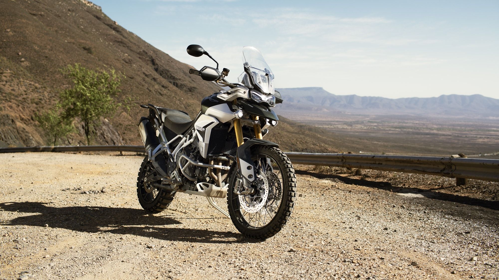 2000x1125 Triumph Tiger 900 Wallpaper
