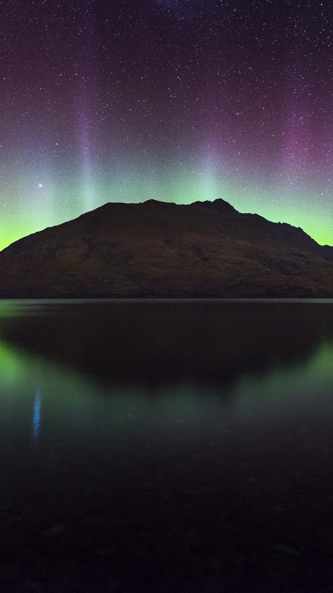 1080x1920 Cecil Peak Southern lights New Zealand
