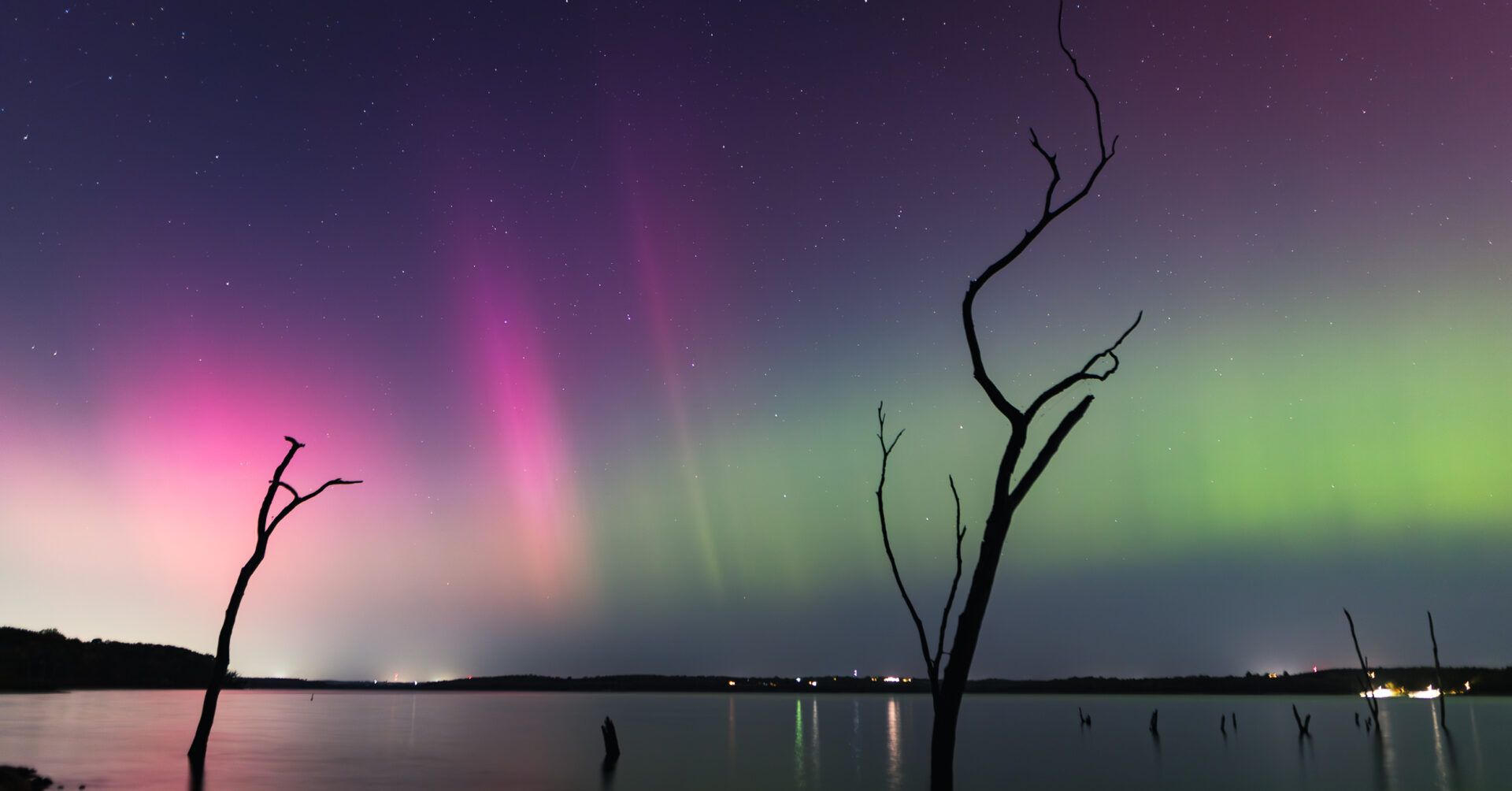 1920x1004 Auroras in Kansas. Hughson