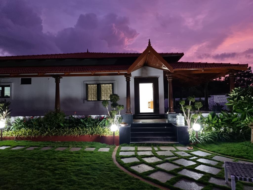 1024x768 KERALA FARMHOUSE Entire house