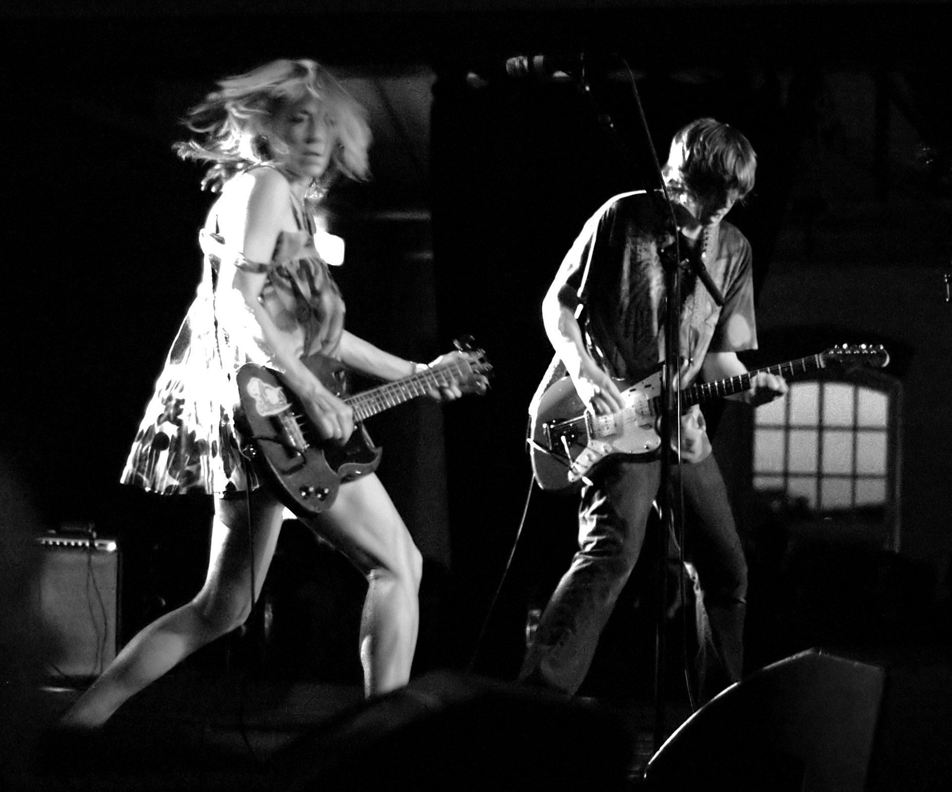 1923x1600 The Grunge Effect: Music, Fashion