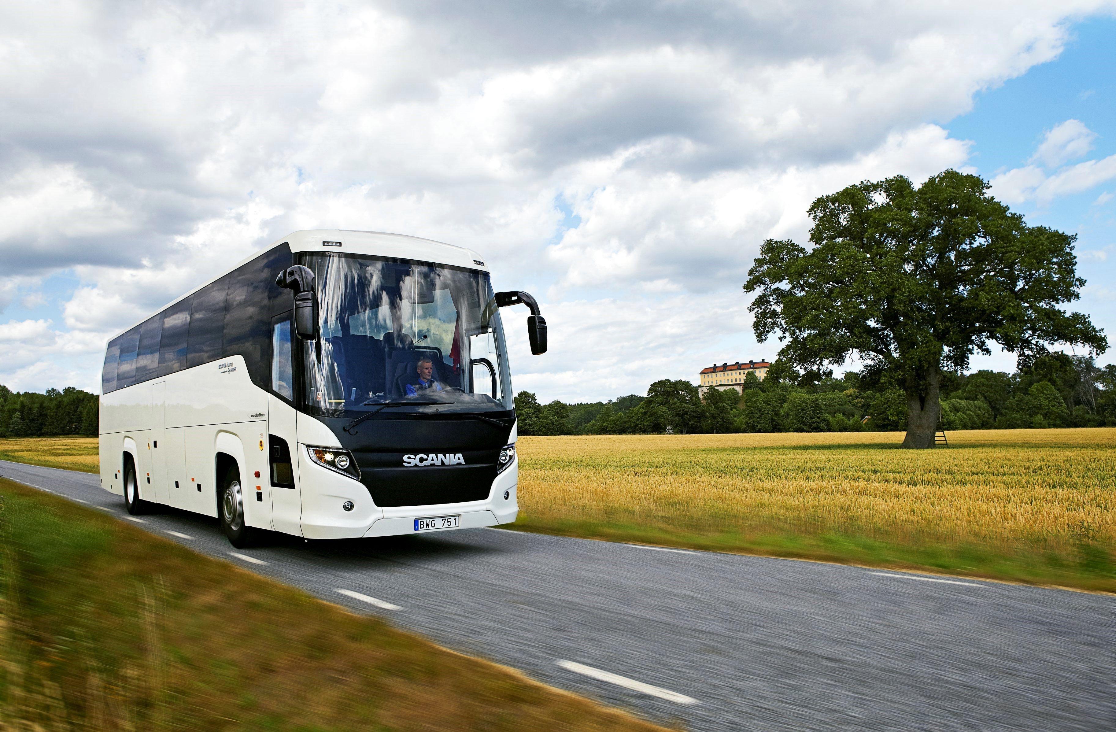 free travel bus images