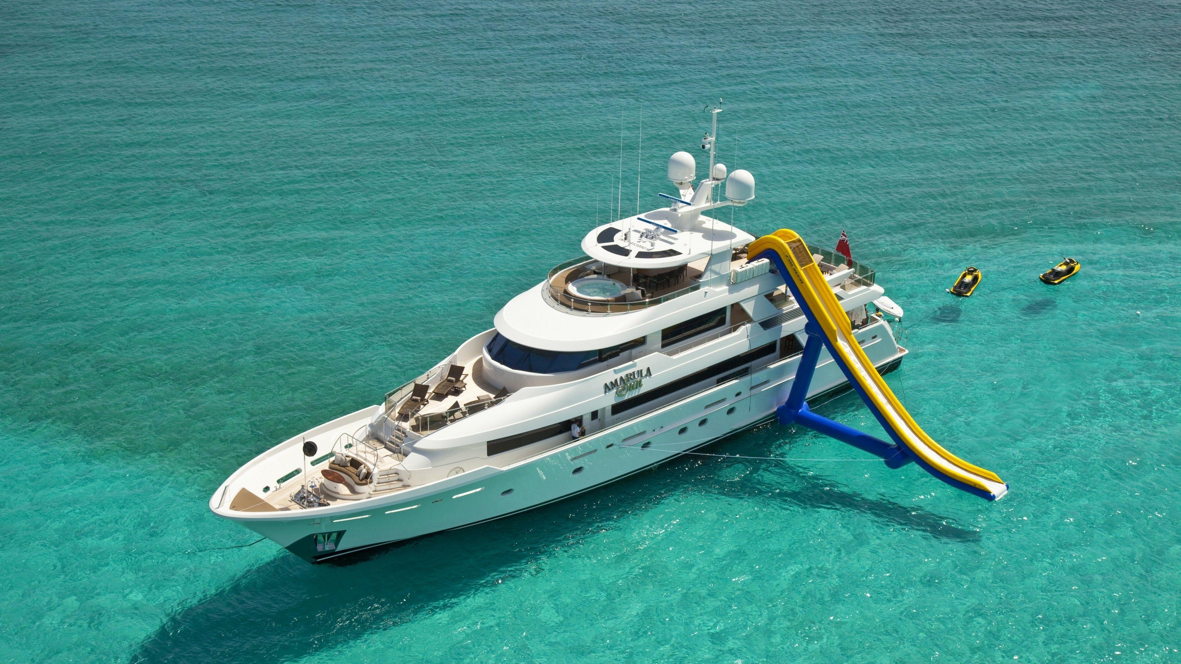 3840x2160 Download 3840x2160 Clean Ocean, Yacht, Boat Wallpaper